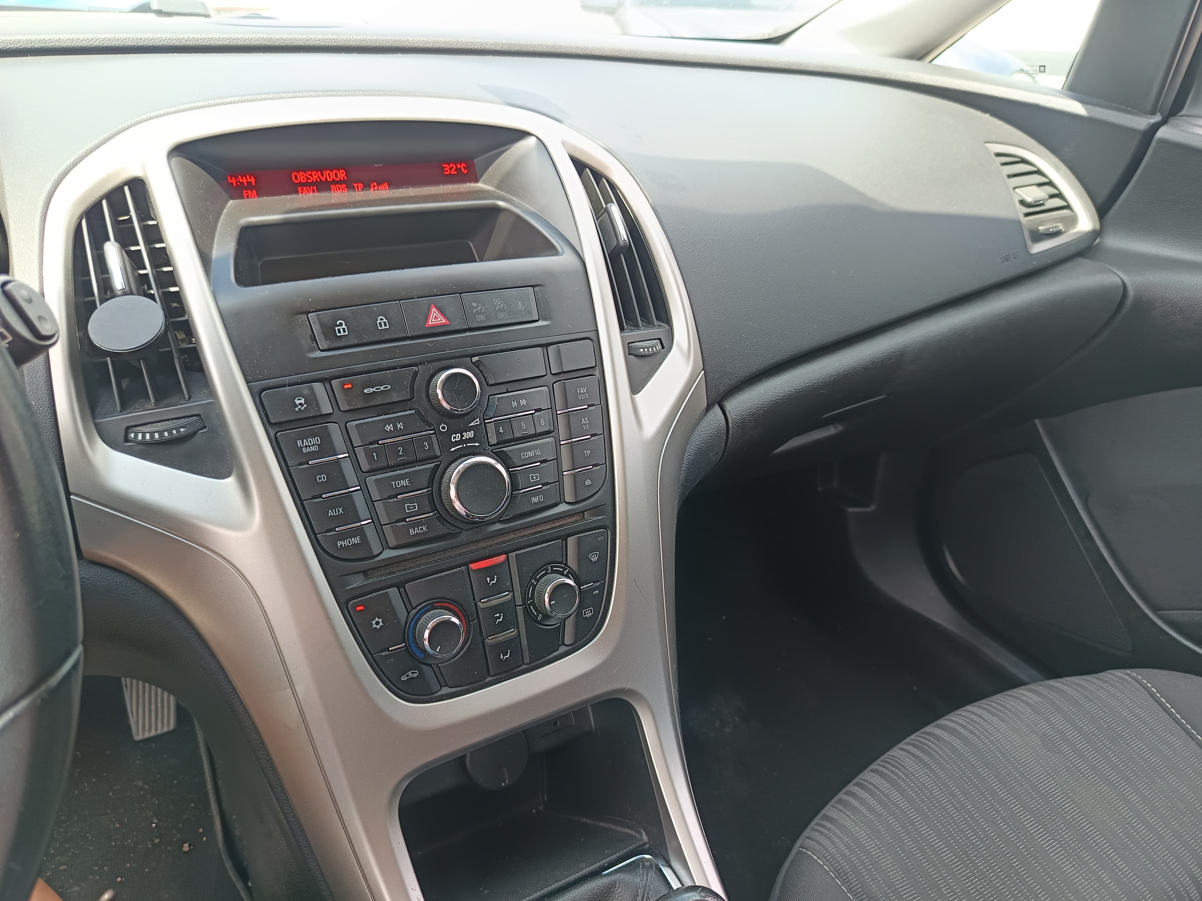 Opel Astra 1.3 CDTI · Ano 2011 — imagem 33