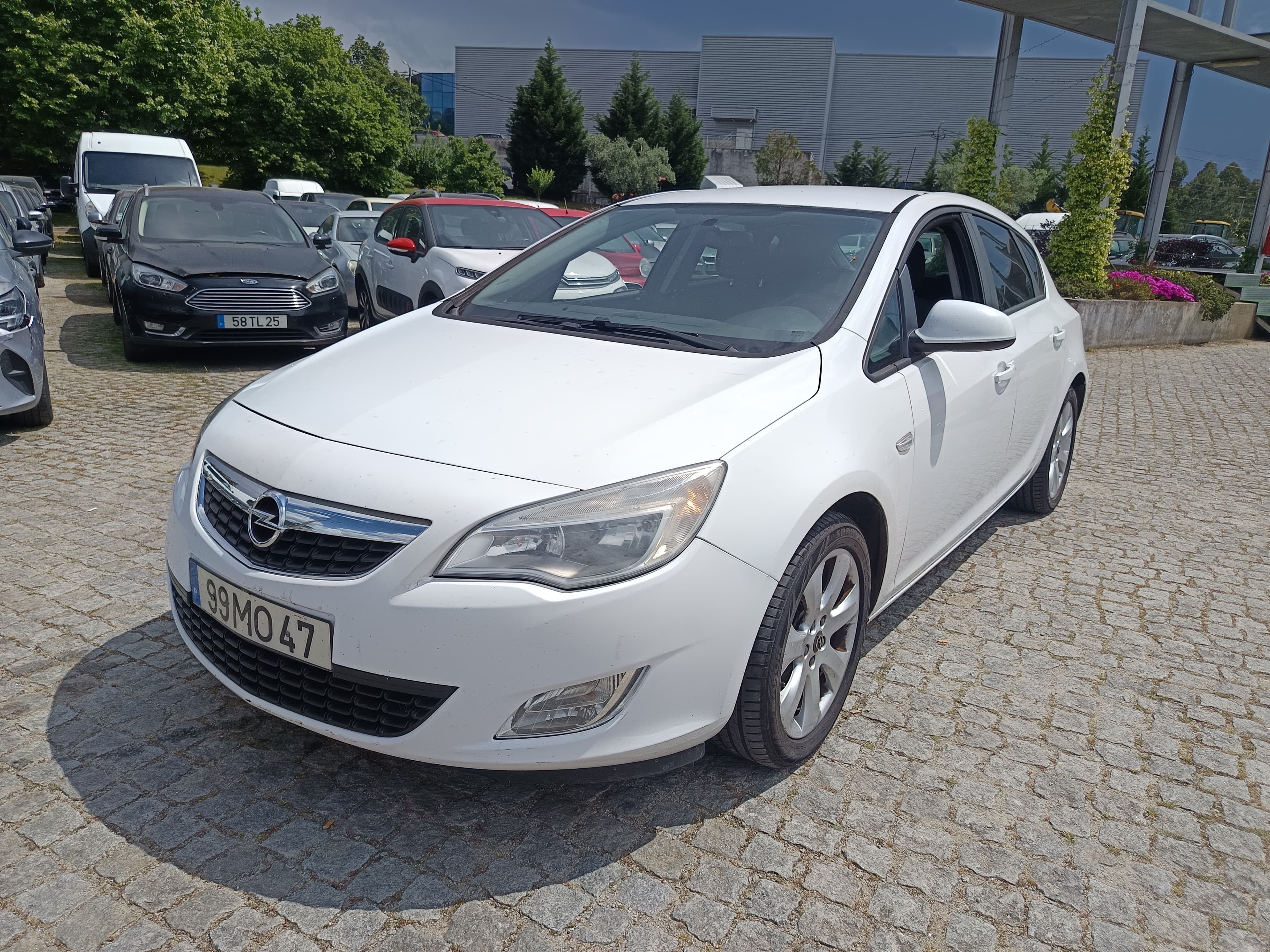 Opel Astra 1.3 CDTI · Ano 2011 — imagem 1