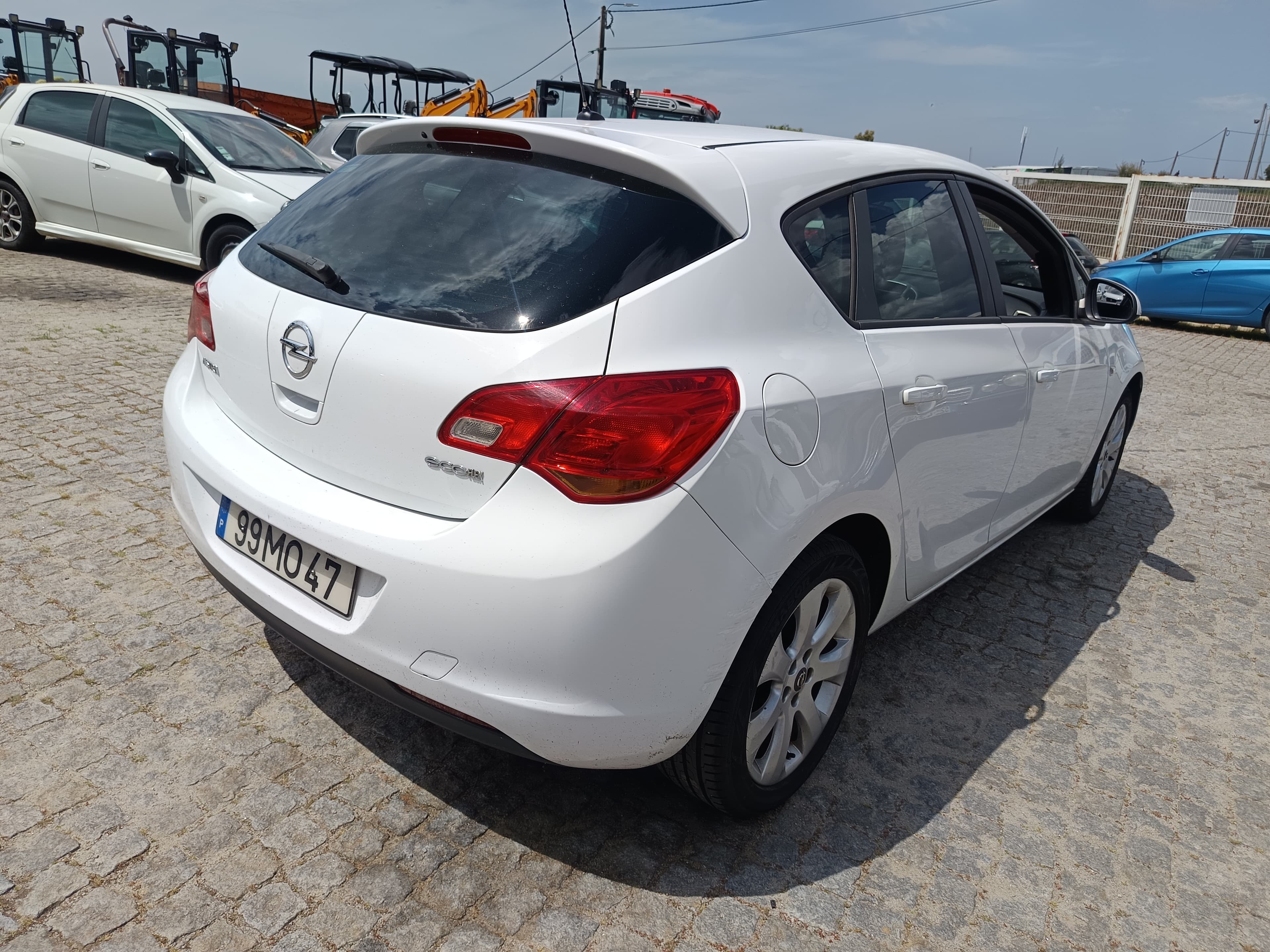 Opel Astra 1.3 CDTI · Ano 2011 — imagem 4