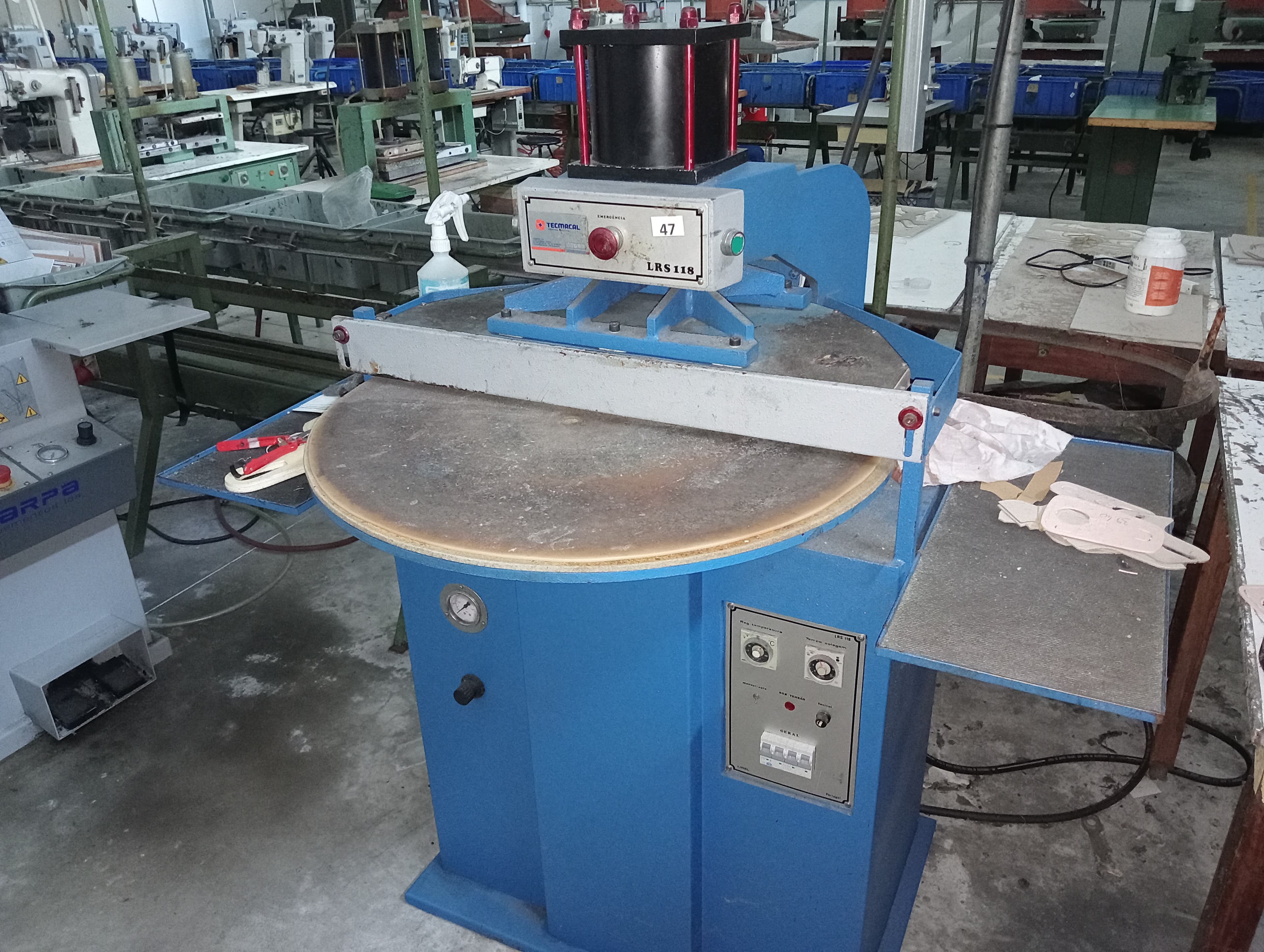 Máquinas de Ilhoses · Entretelar · Rentear · Dobrar · Coser e Virar Canos · Aplicar — image 13