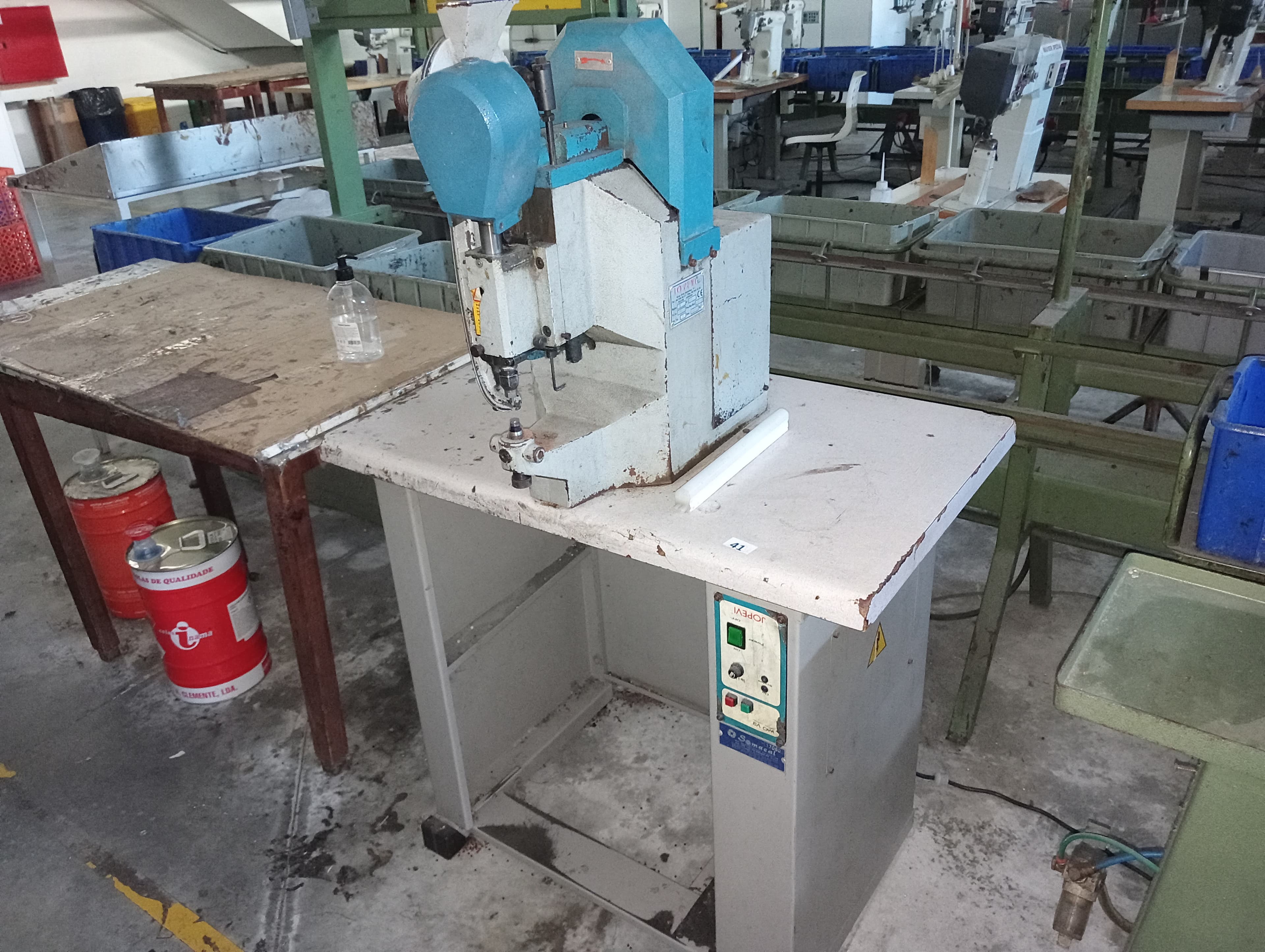 Máquinas de Ilhoses · Entretelar · Rentear · Dobrar · Coser e Virar Canos · Aplicar — image 2