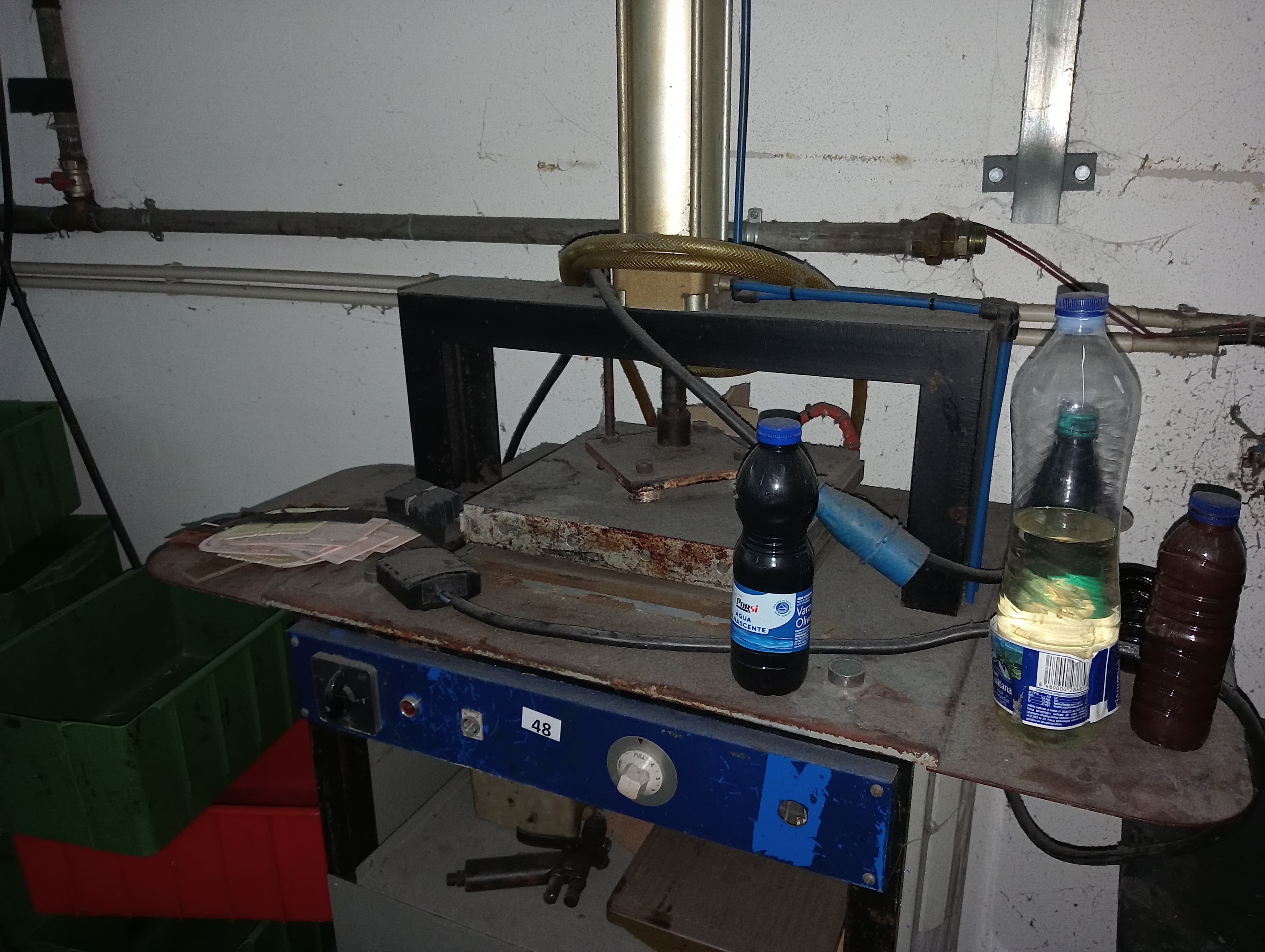 Máquinas de Ilhoses · Entretelar · Rentear · Dobrar · Coser e Virar Canos · Aplicar — image 16