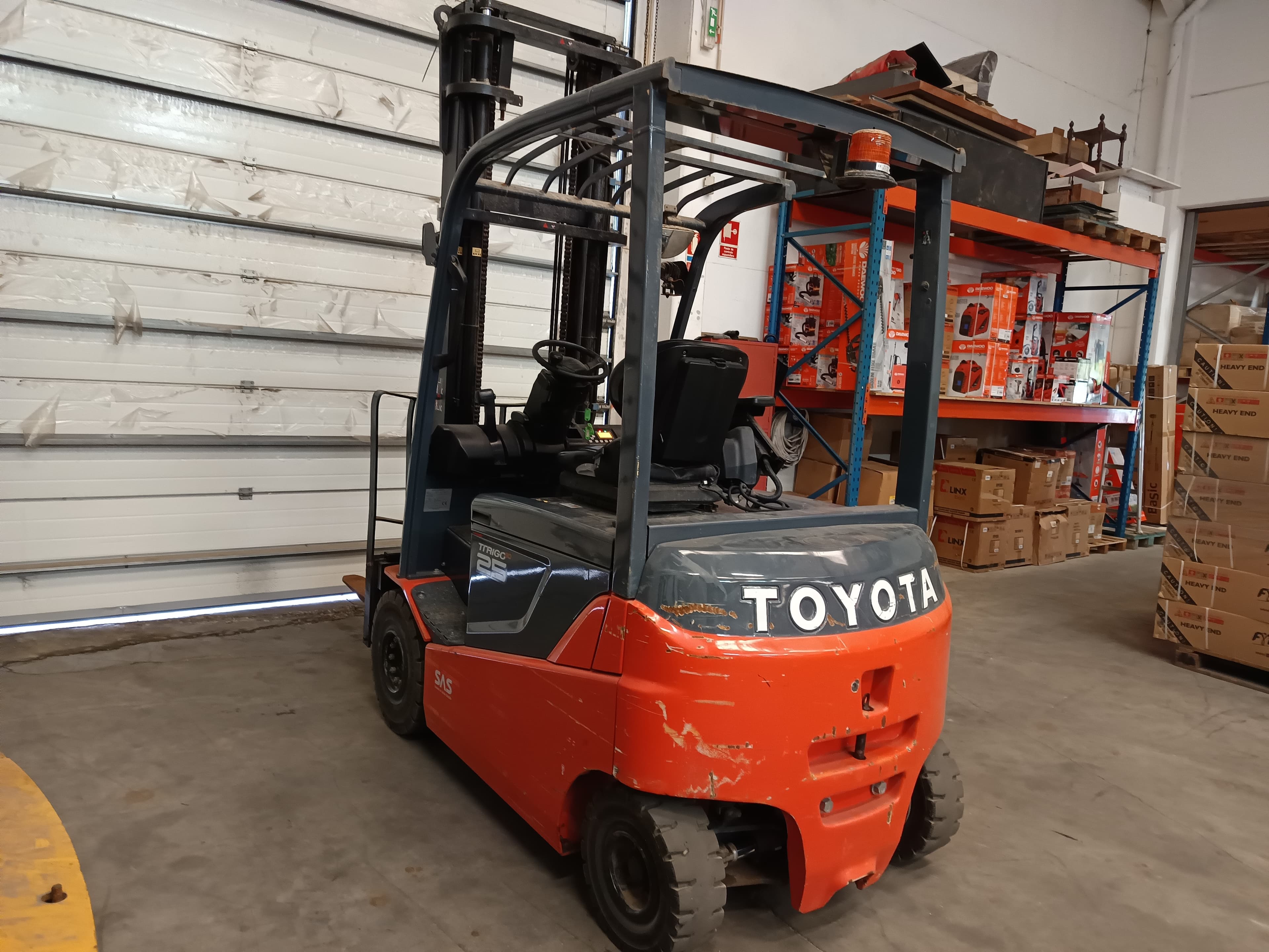 Empilhador Elétrico Toyota — image 3