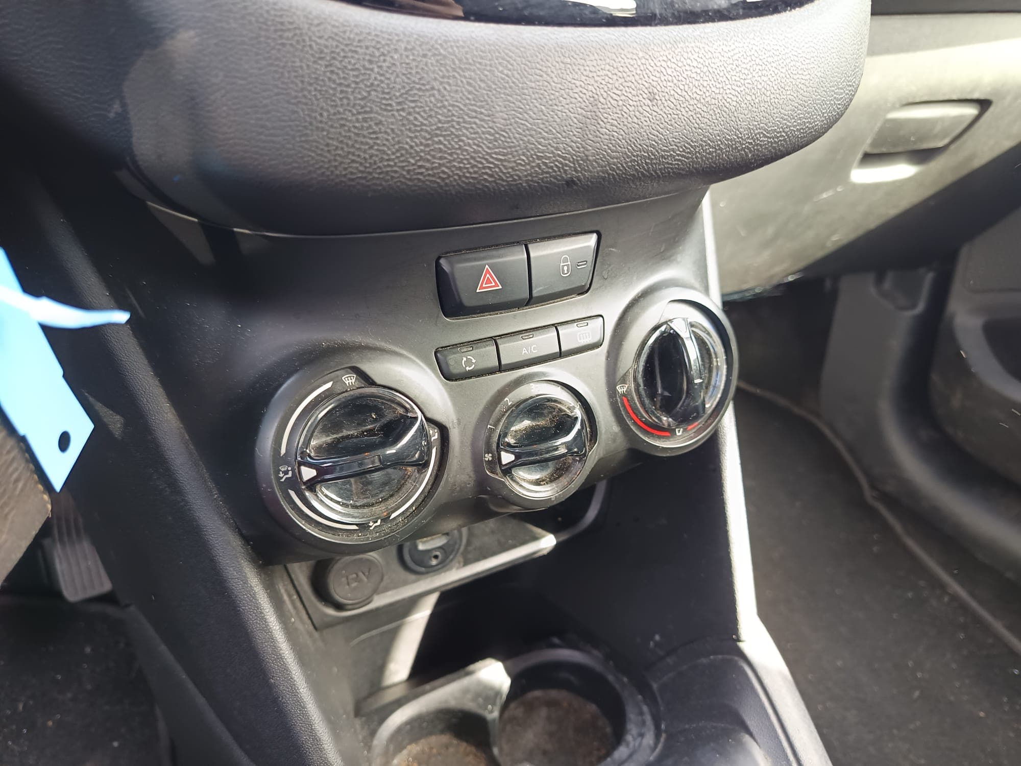 Peugeot 208 · Ano 2016 — imagem 22