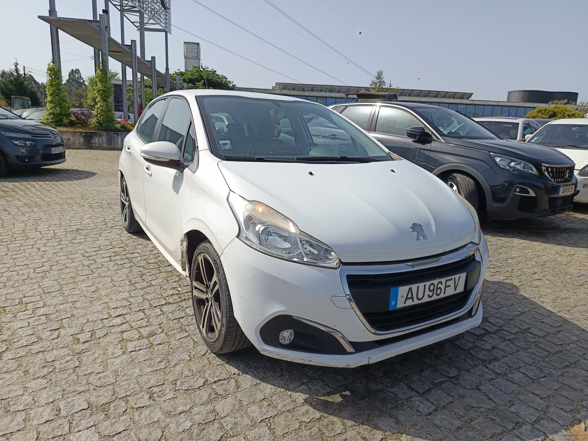 Peugeot 208 · Ano 2016 — imagem 3