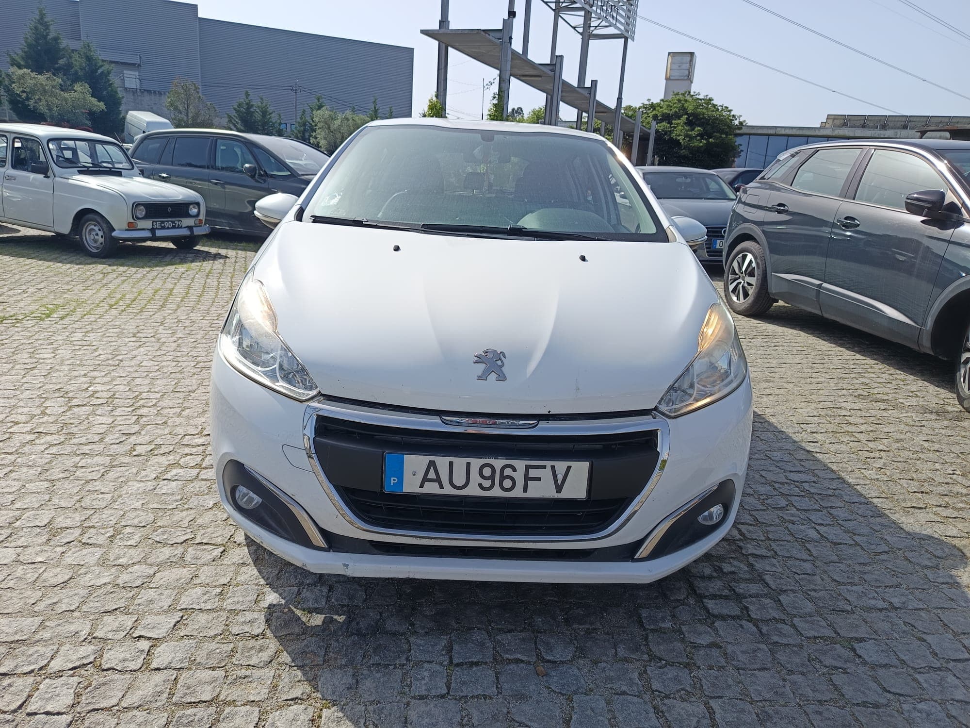 Peugeot 208 · Ano 2016 — imagem 2
