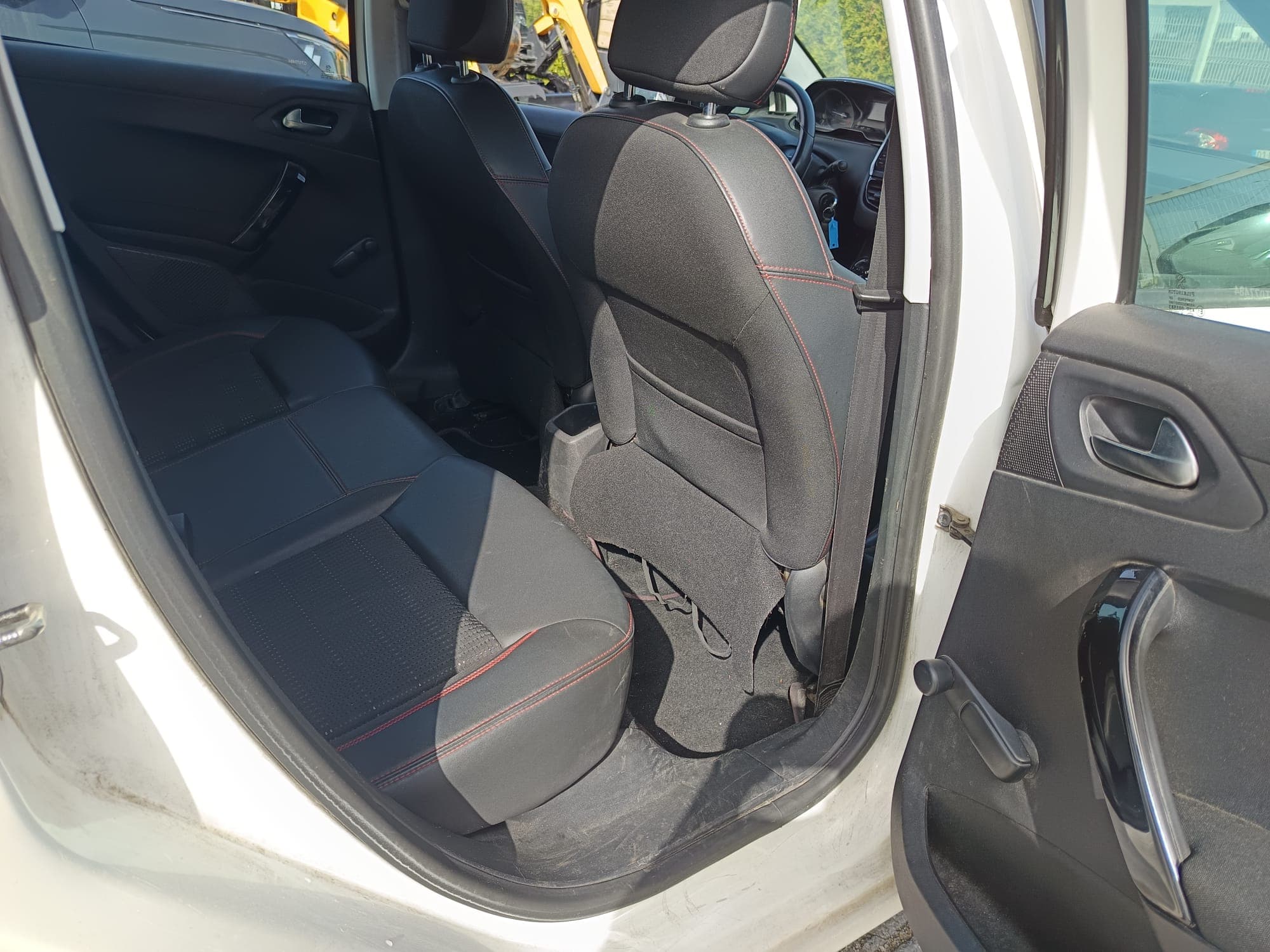 Peugeot 208 · Ano 2016 — imagem 38
