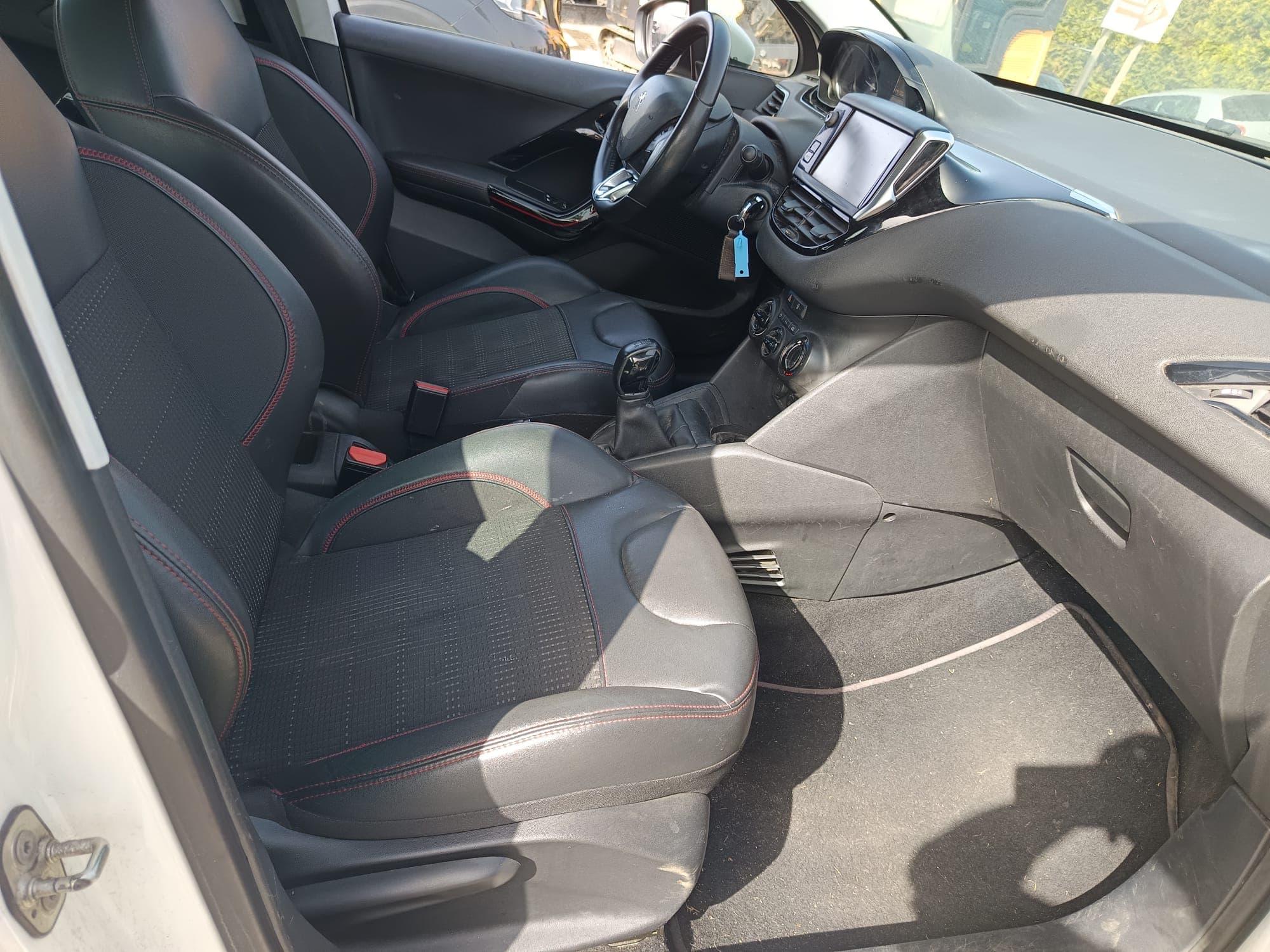 Peugeot 208 · Ano 2016 — imagem 35
