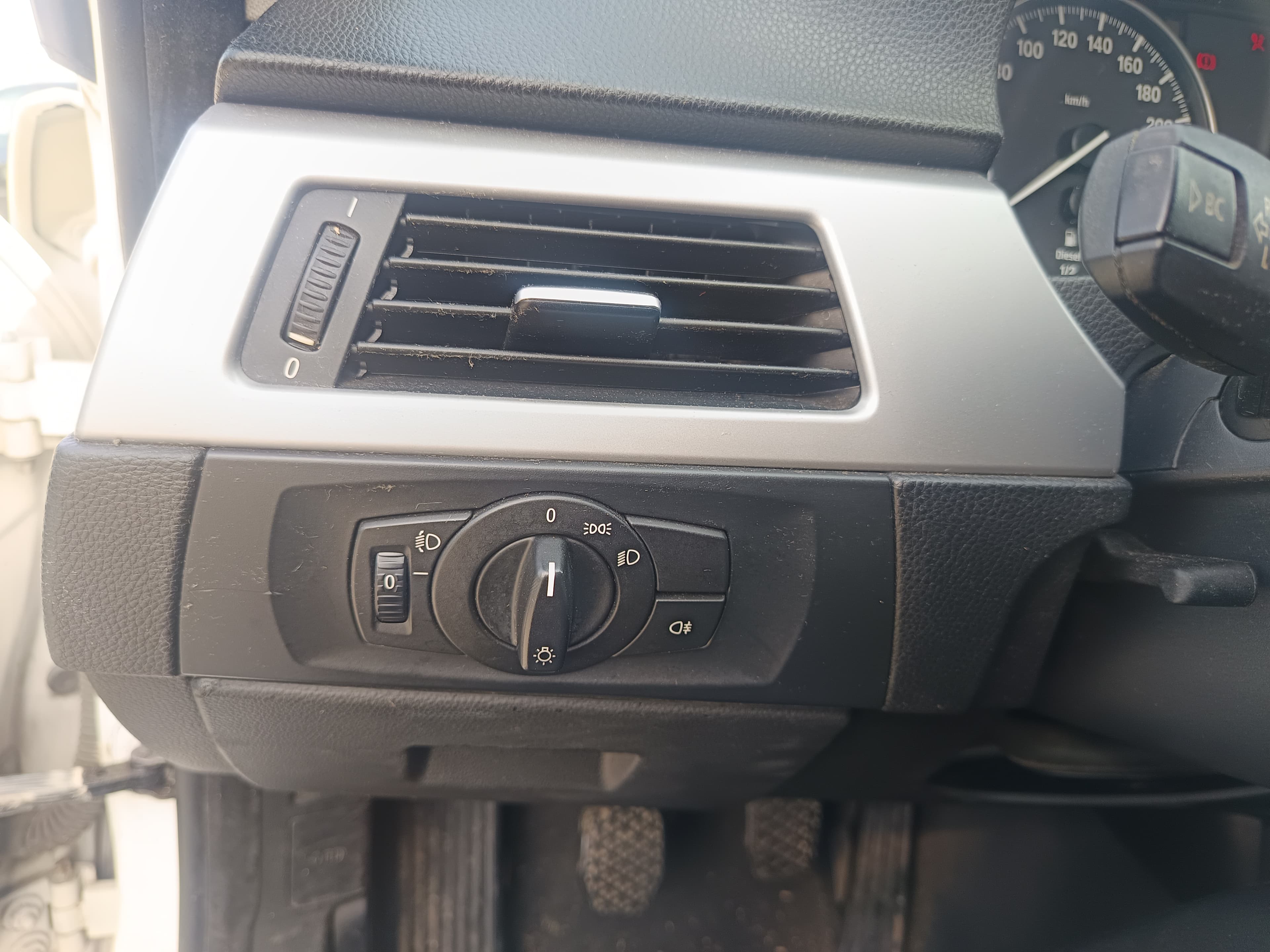 BMW 320d · Ano 2008 — image 18