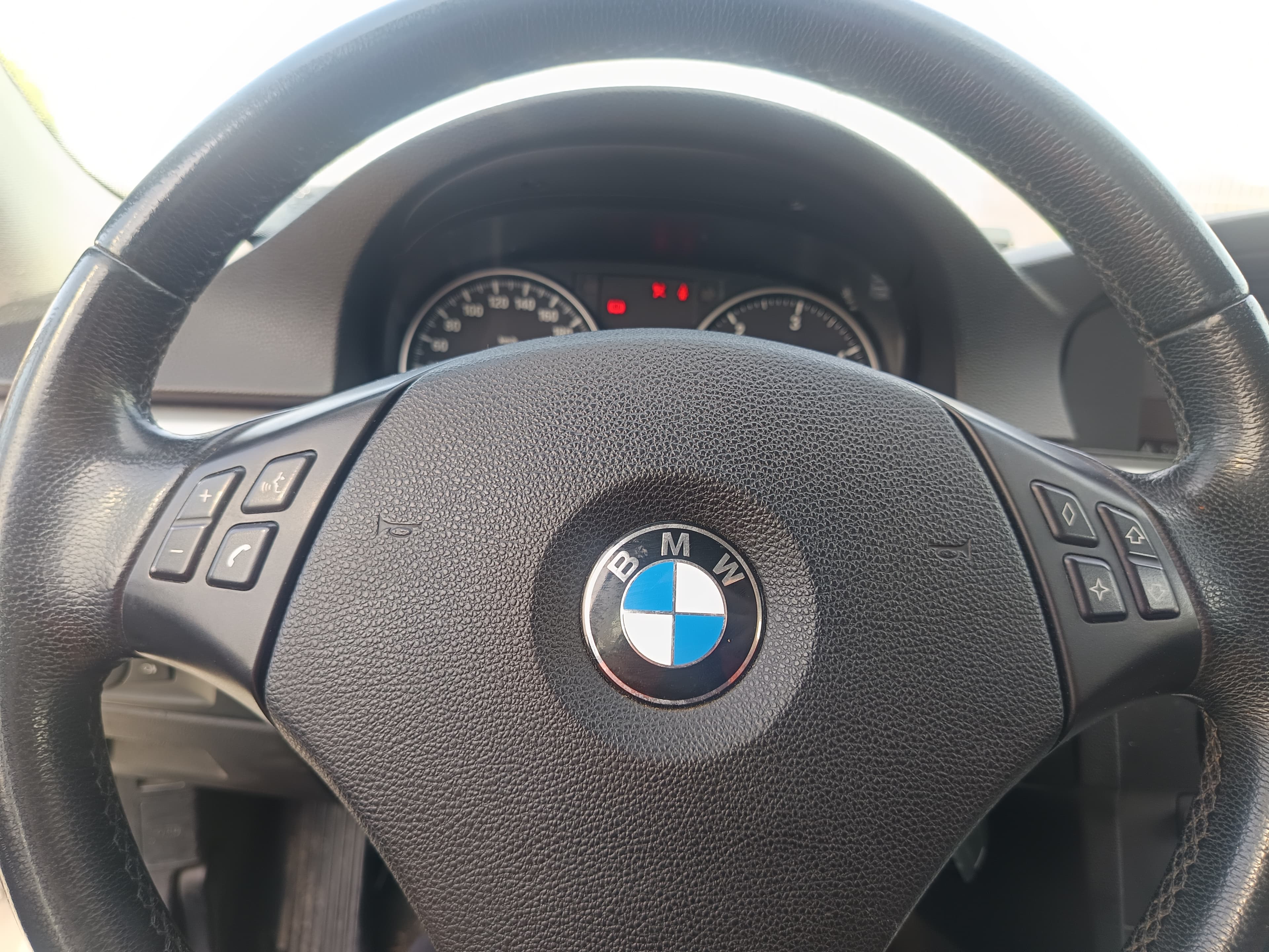 BMW 320d · Ano 2008 — image 24