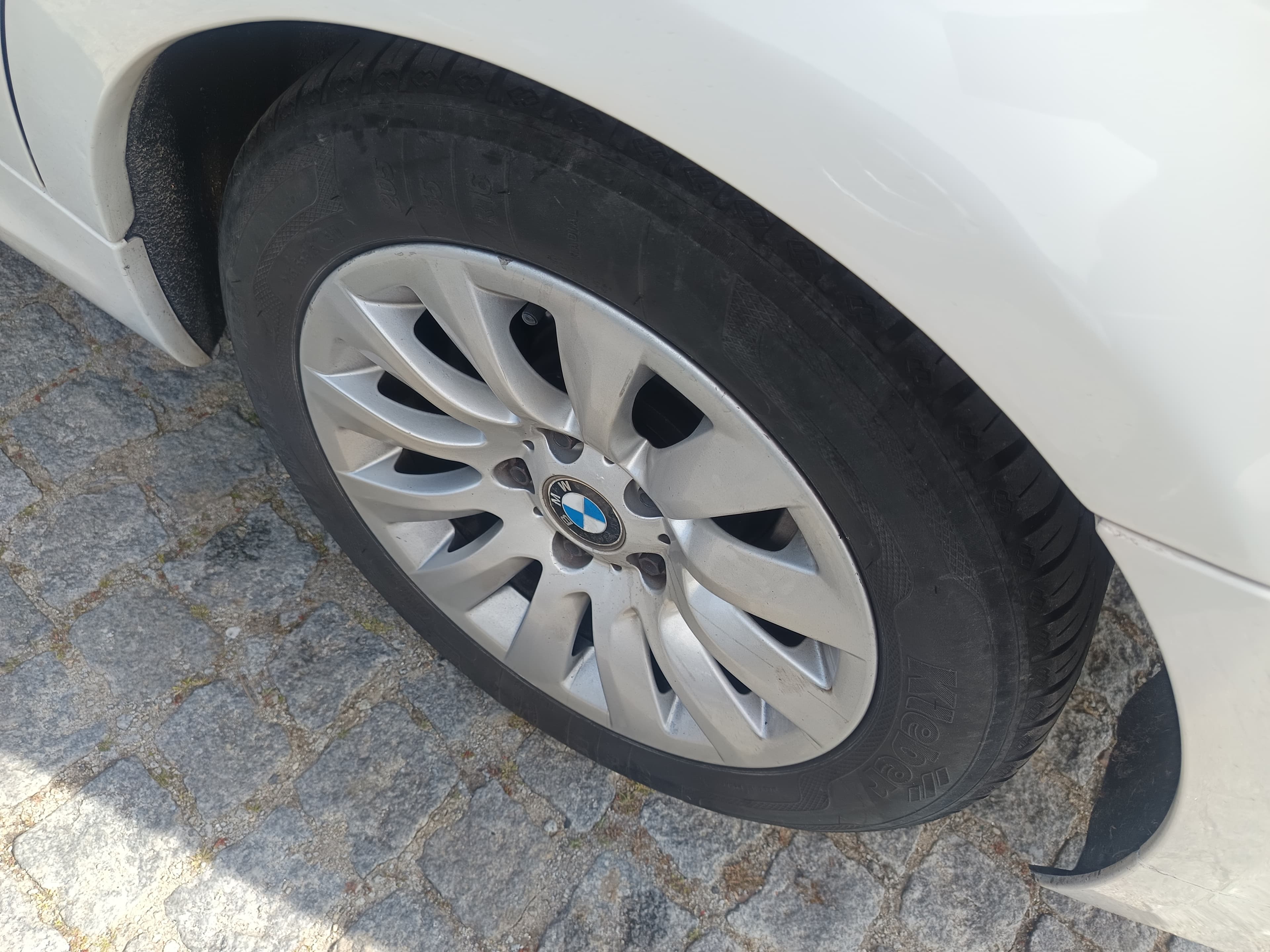 BMW 320d · Ano 2008 — image 12