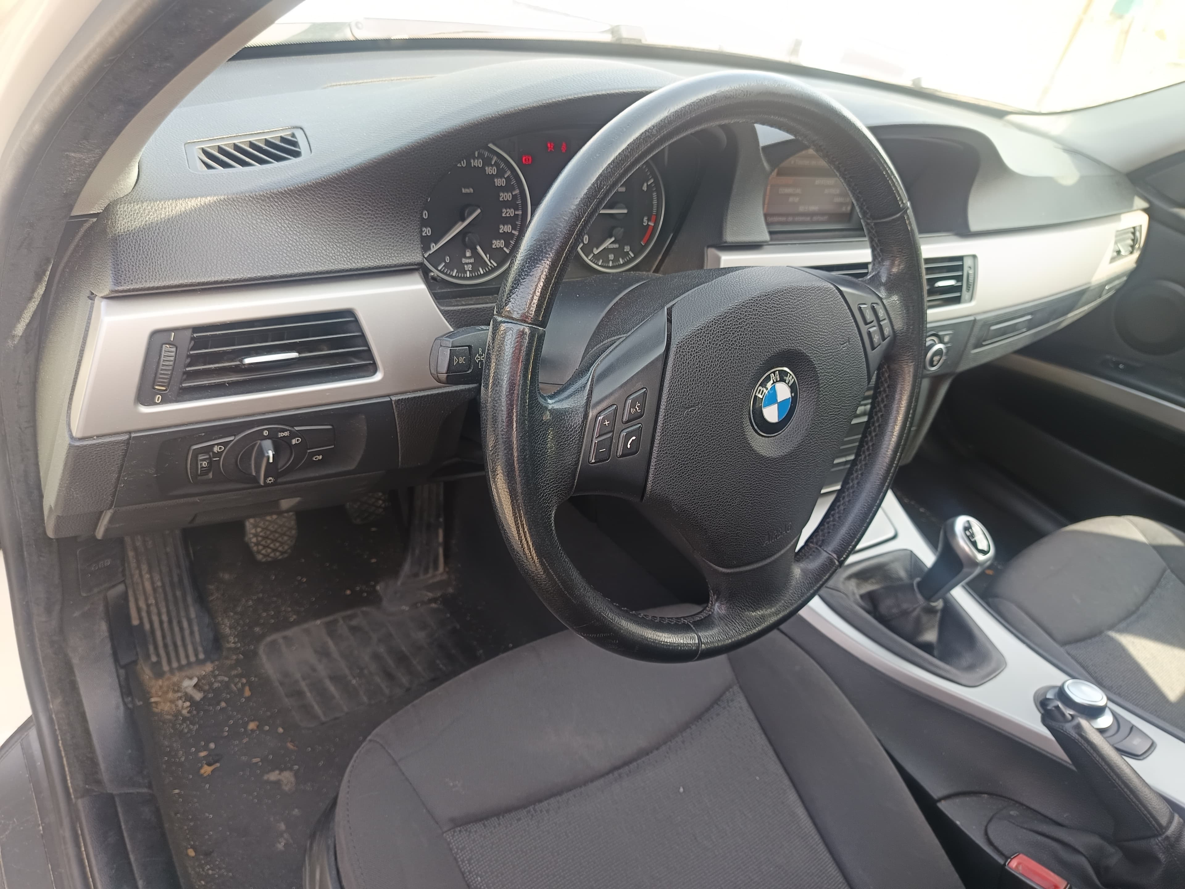 BMW 320d · Ano 2008 — image 19