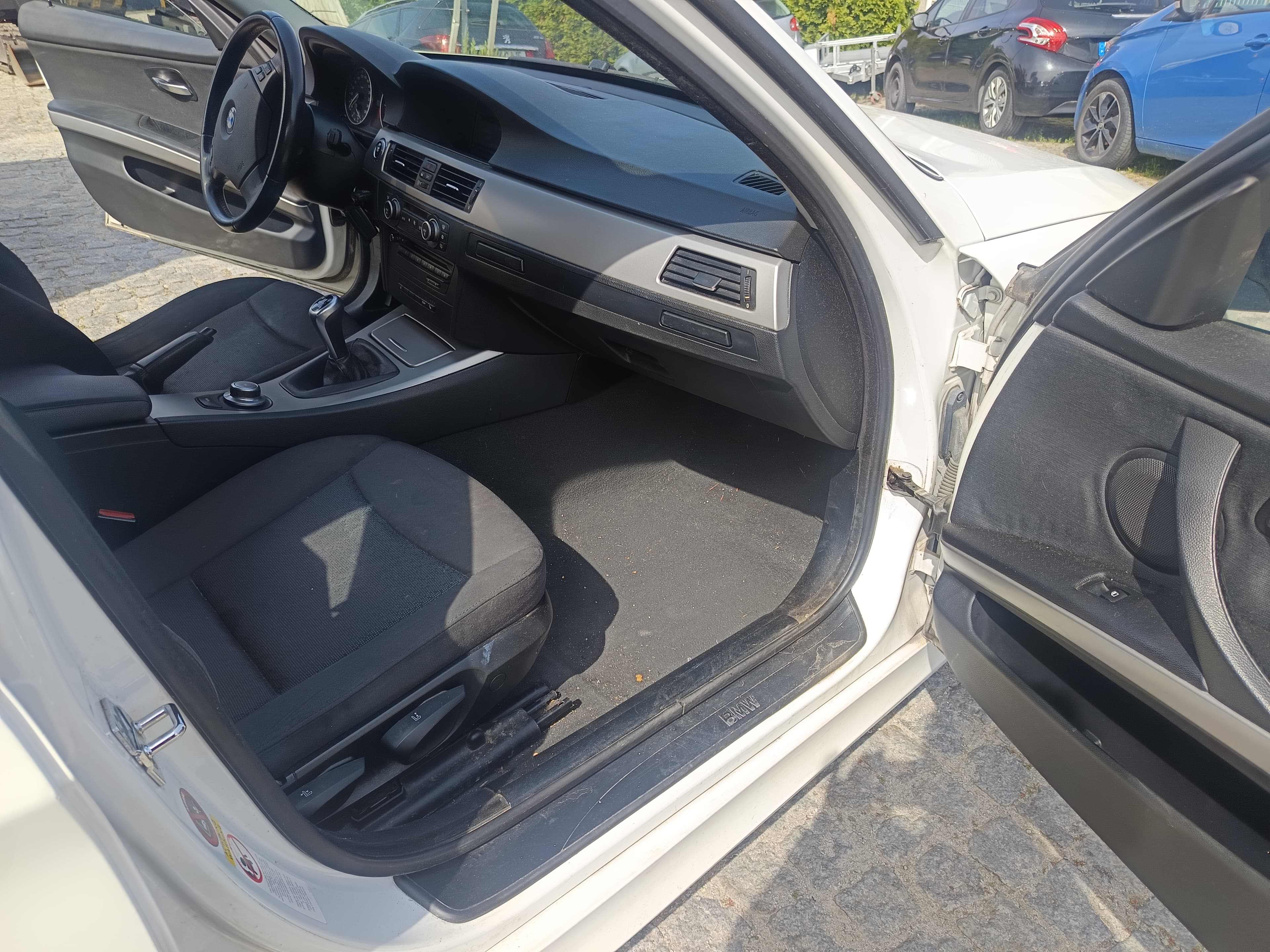 BMW 320d · Ano 2008 — image 29