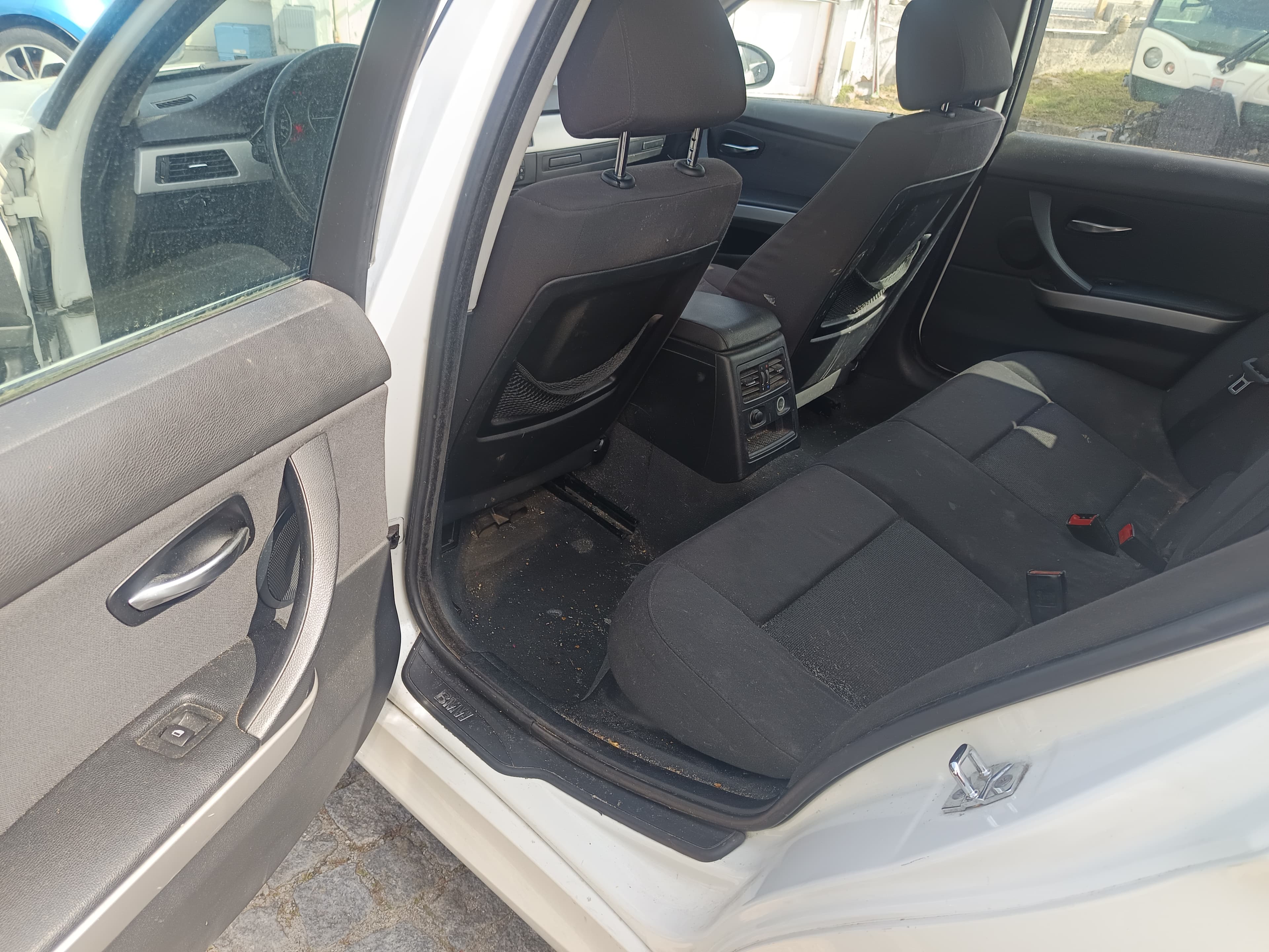 BMW 320d · Ano 2008 — image 32