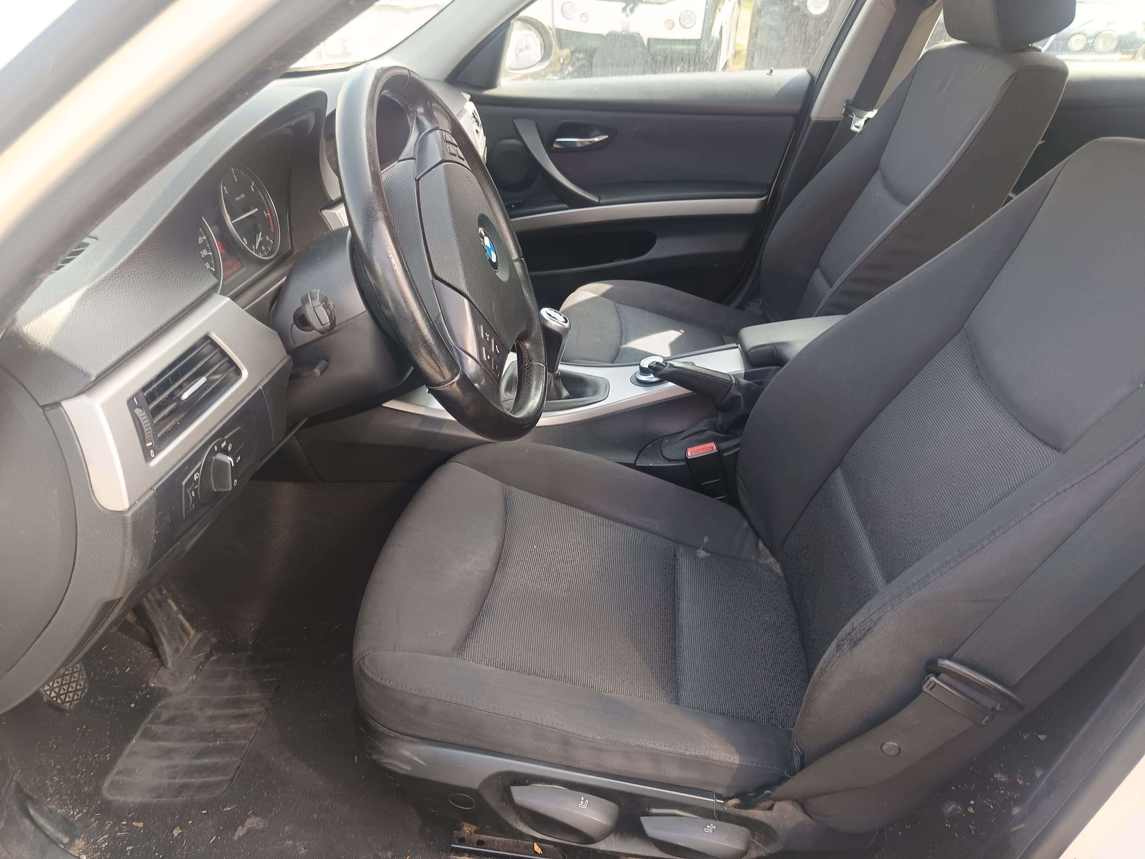 BMW 320d · Ano 2008 — image 37
