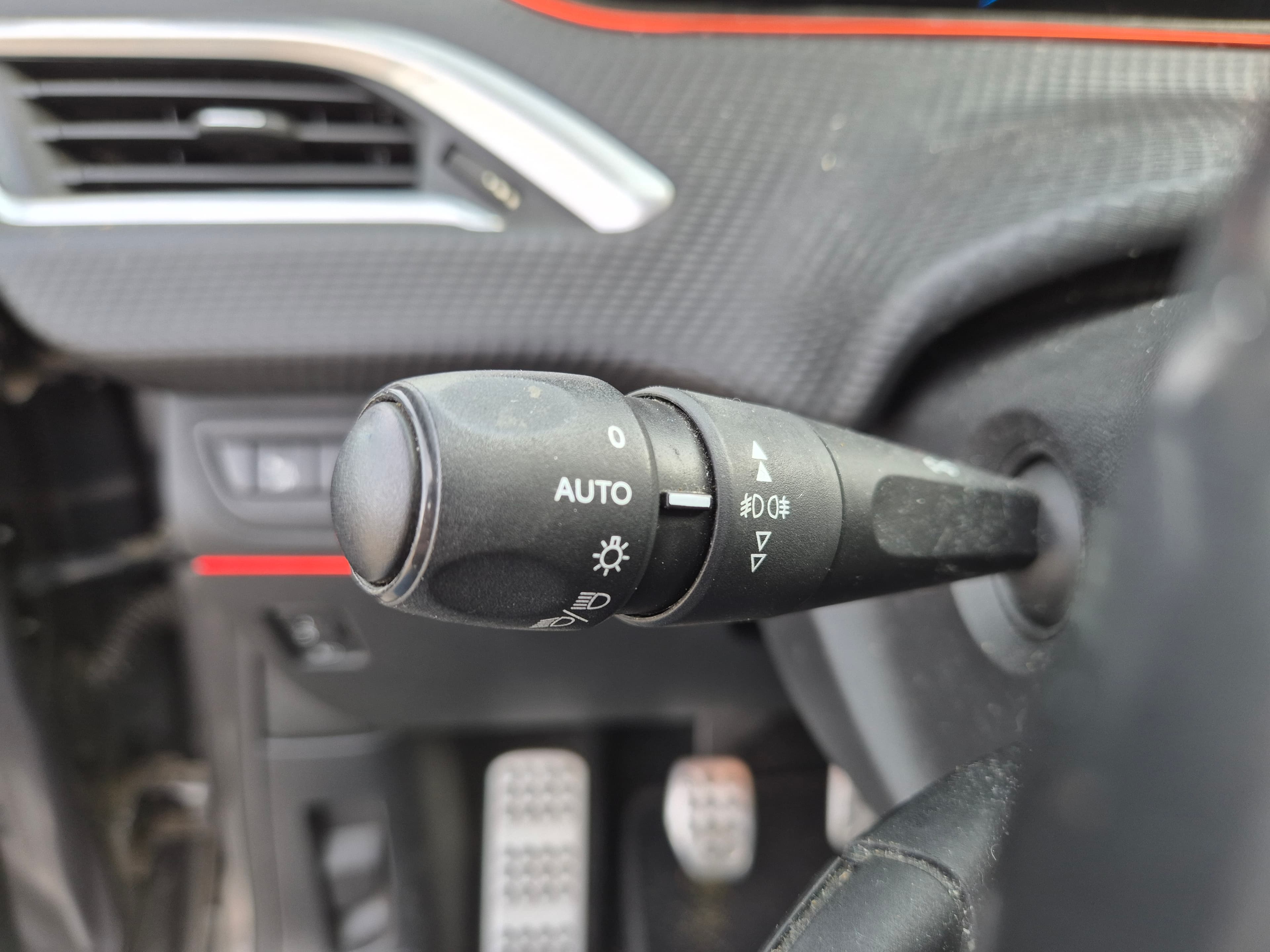 Peugeot 2008 · Ano 2015 — imagem 31