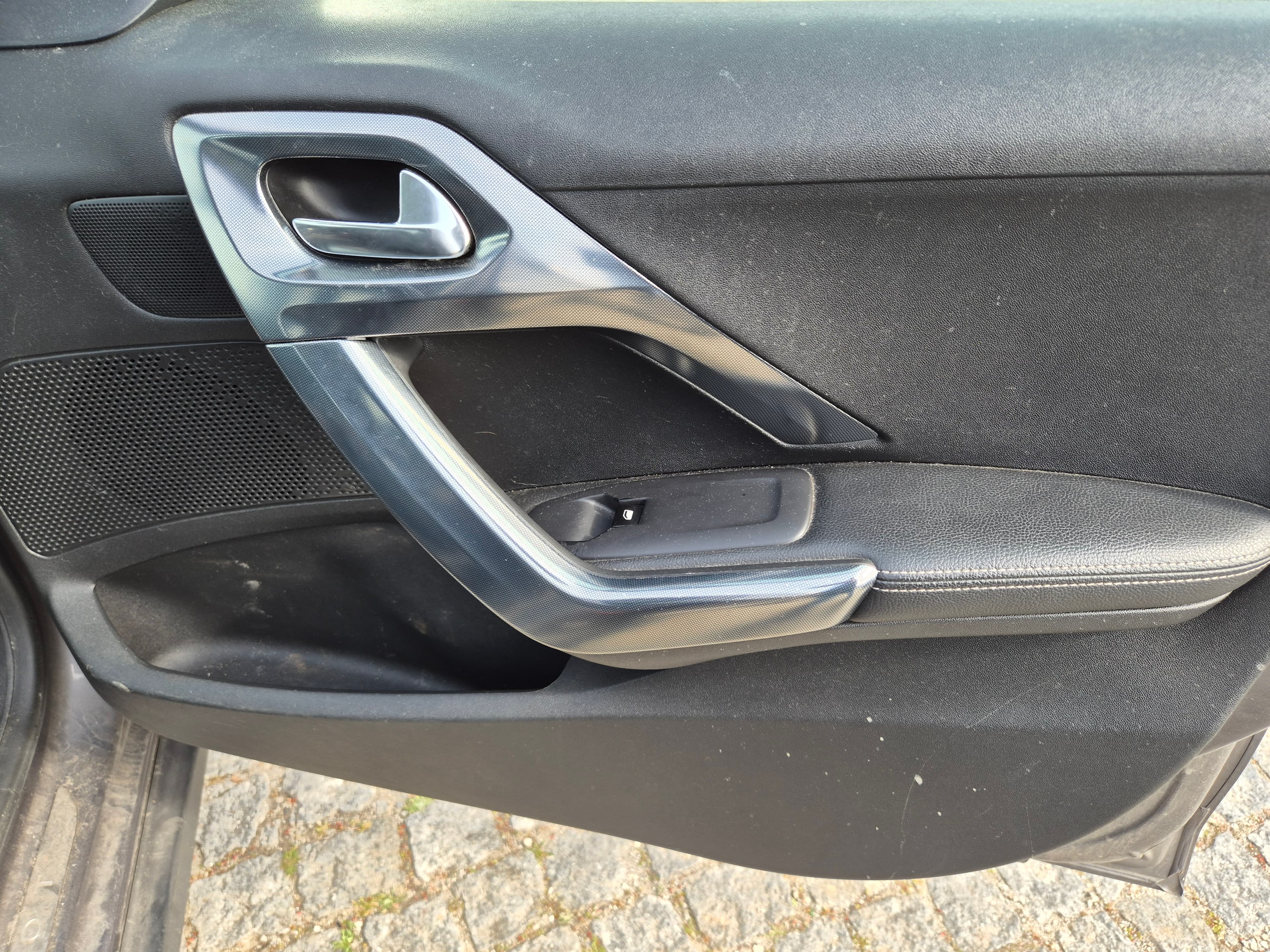 Peugeot 2008 · Ano 2015 — imagem 19