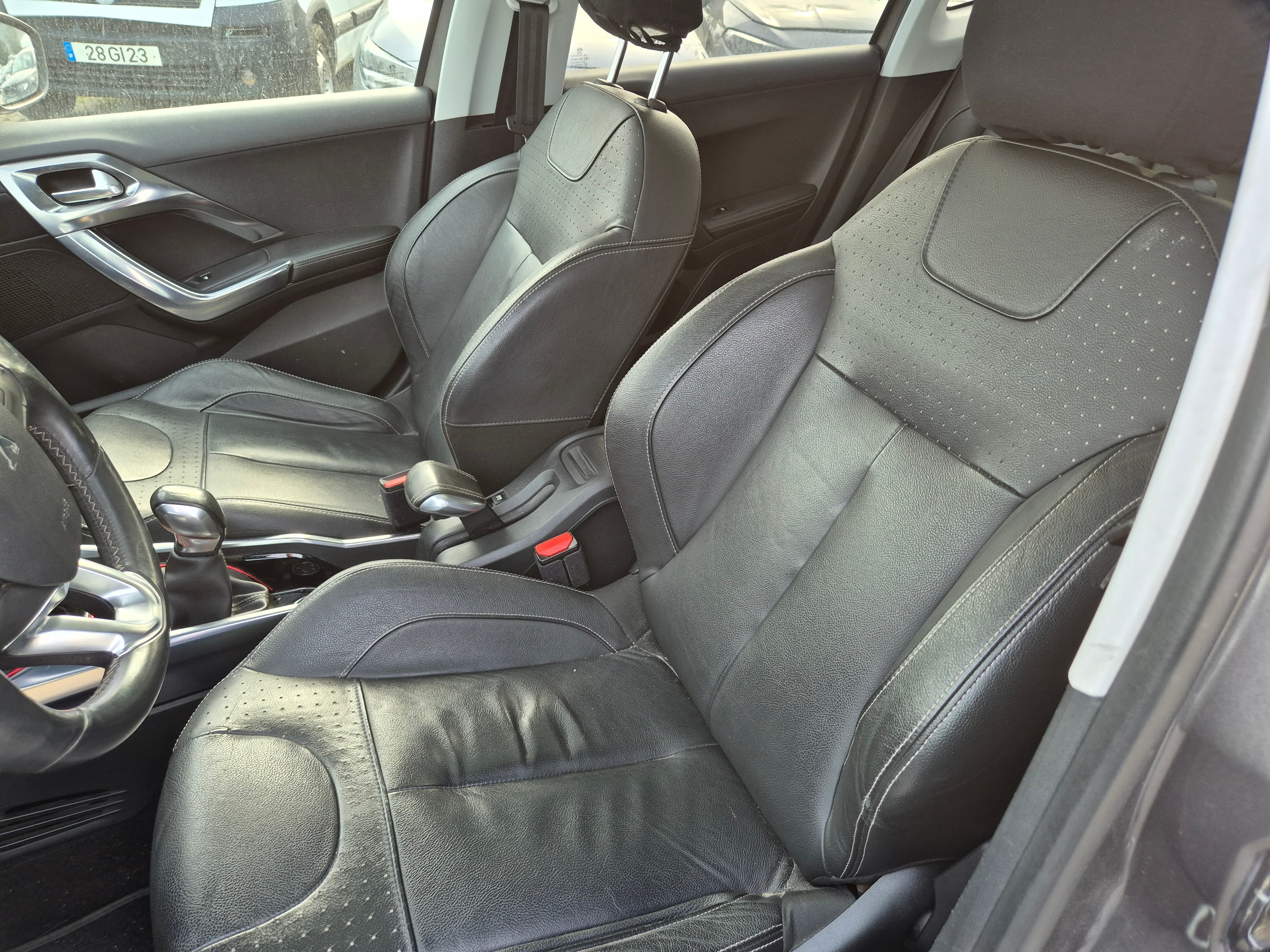 Peugeot 2008 · Ano 2015 — imagem 26