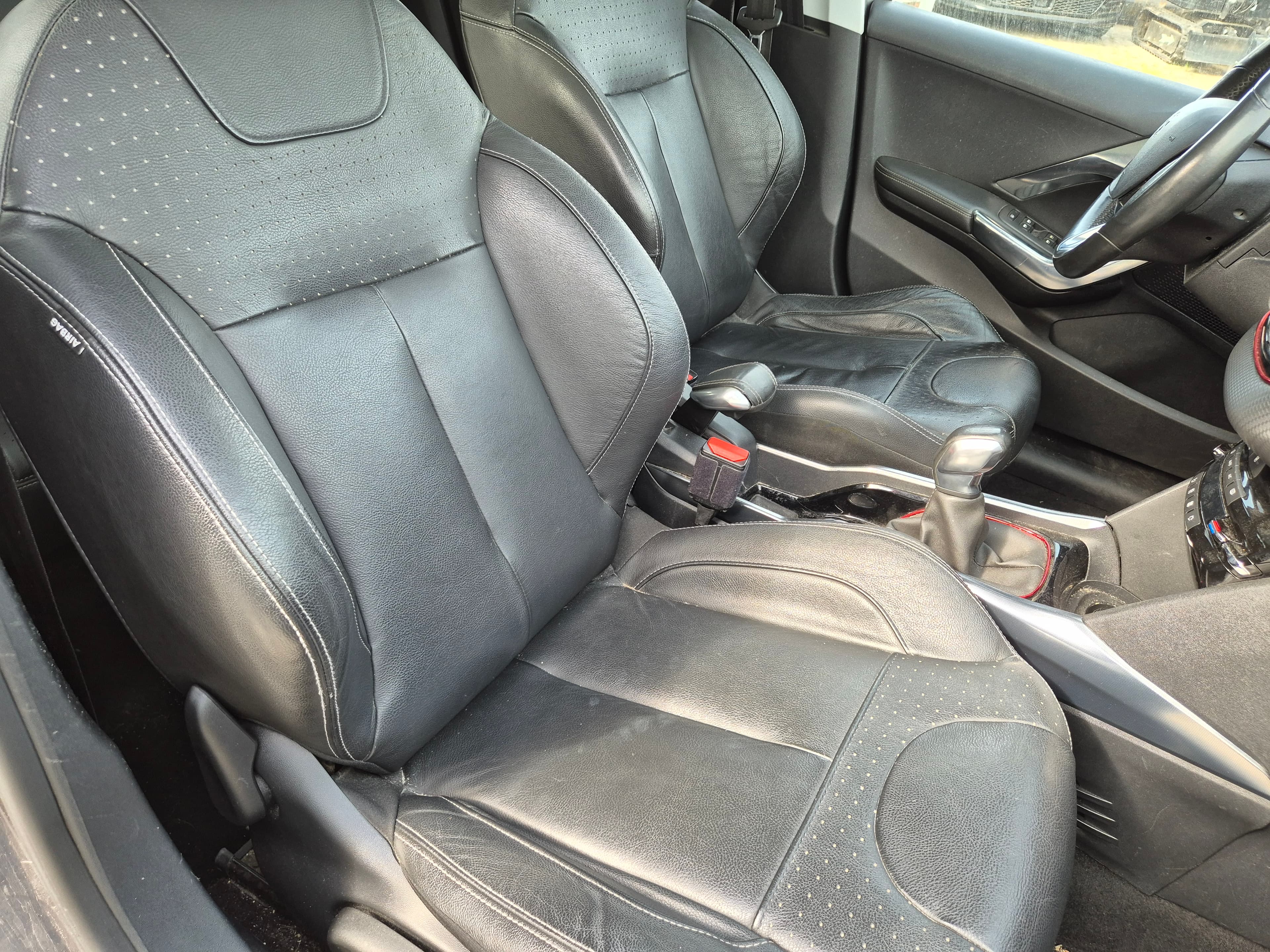 Peugeot 2008 · Ano 2015 — imagem 20