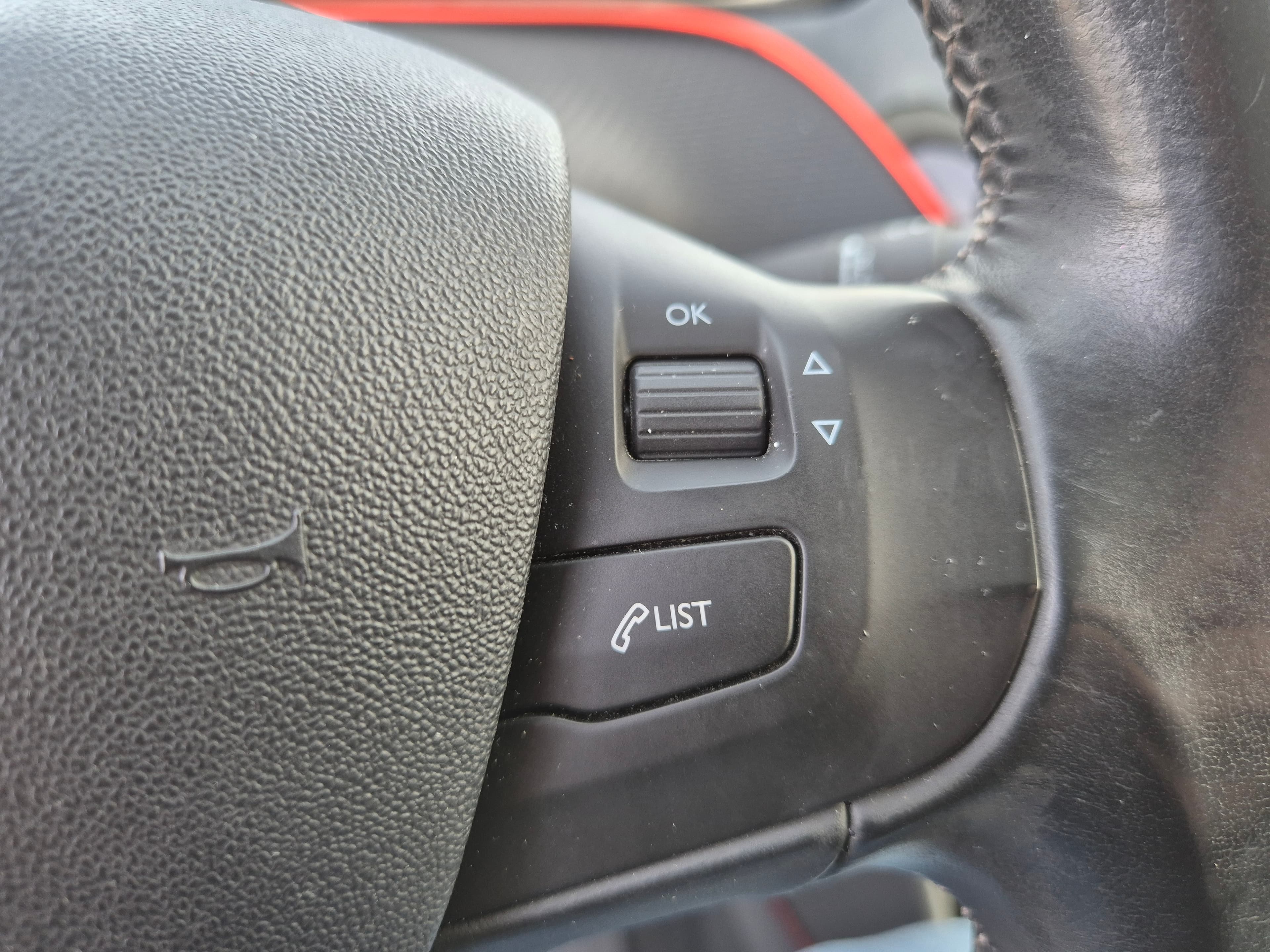 Peugeot 2008 · Ano 2015 — imagem 34