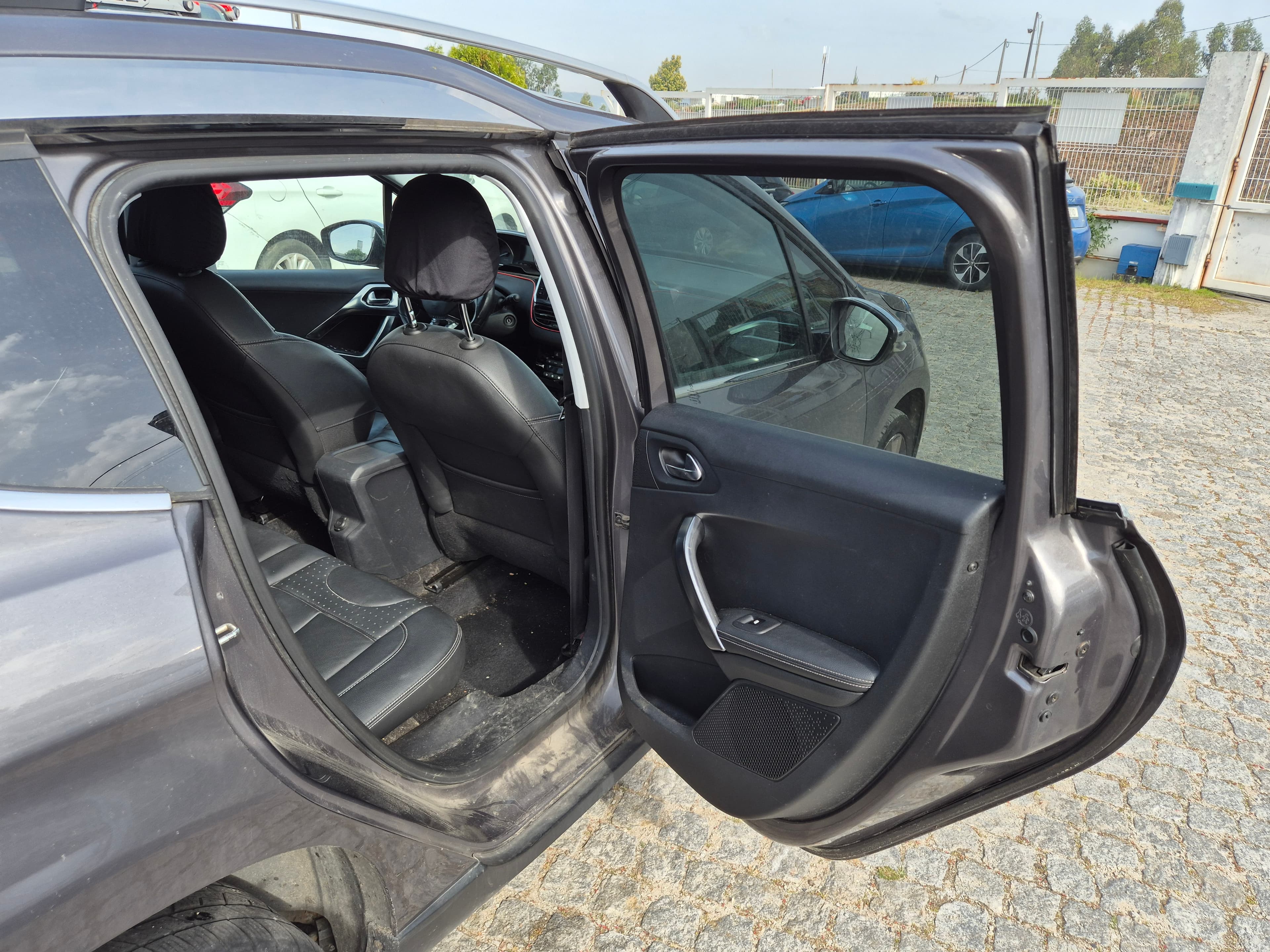 Peugeot 2008 · Ano 2015 — imagem 15