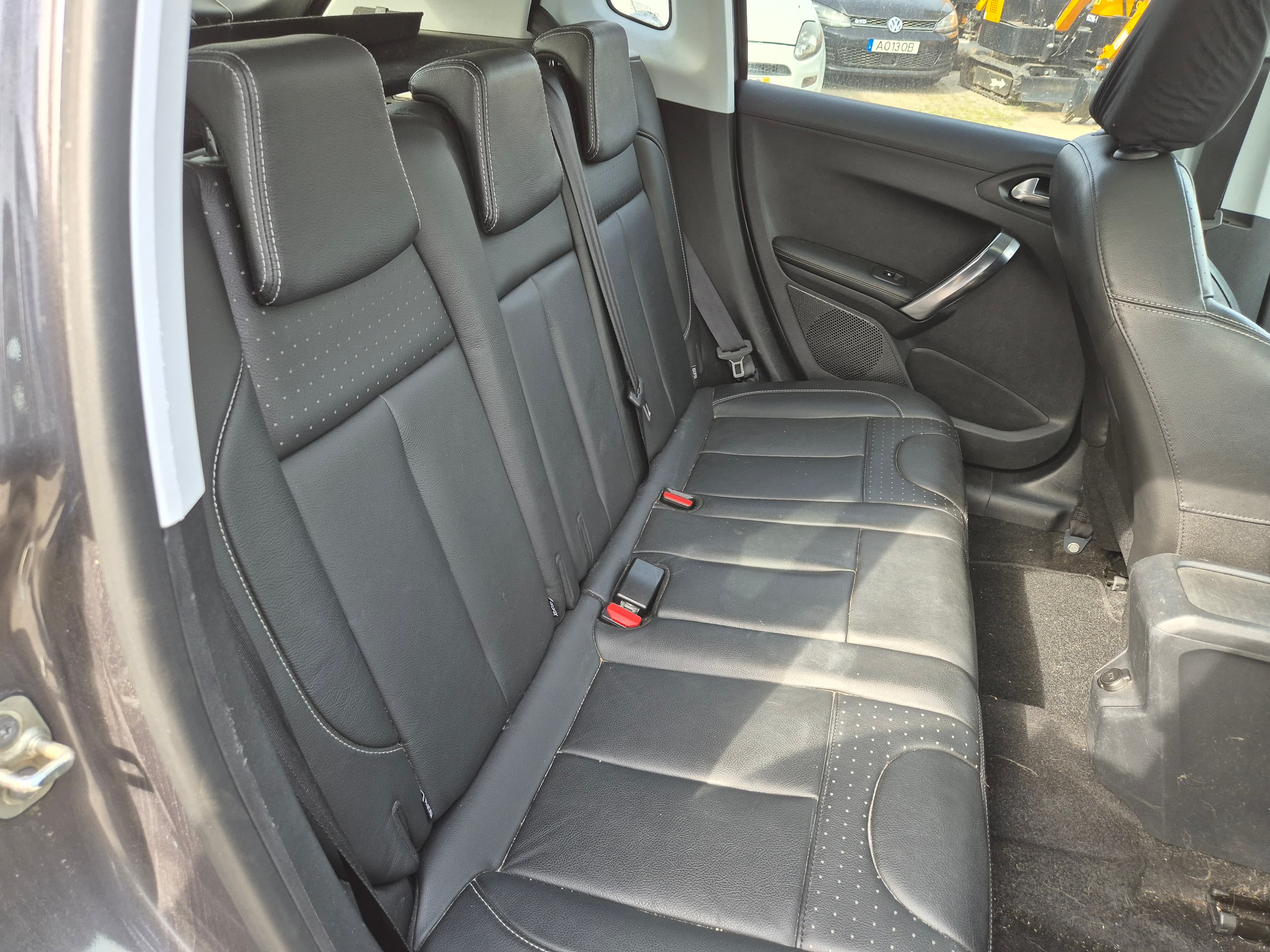 Peugeot 2008 · Ano 2015 — imagem 17