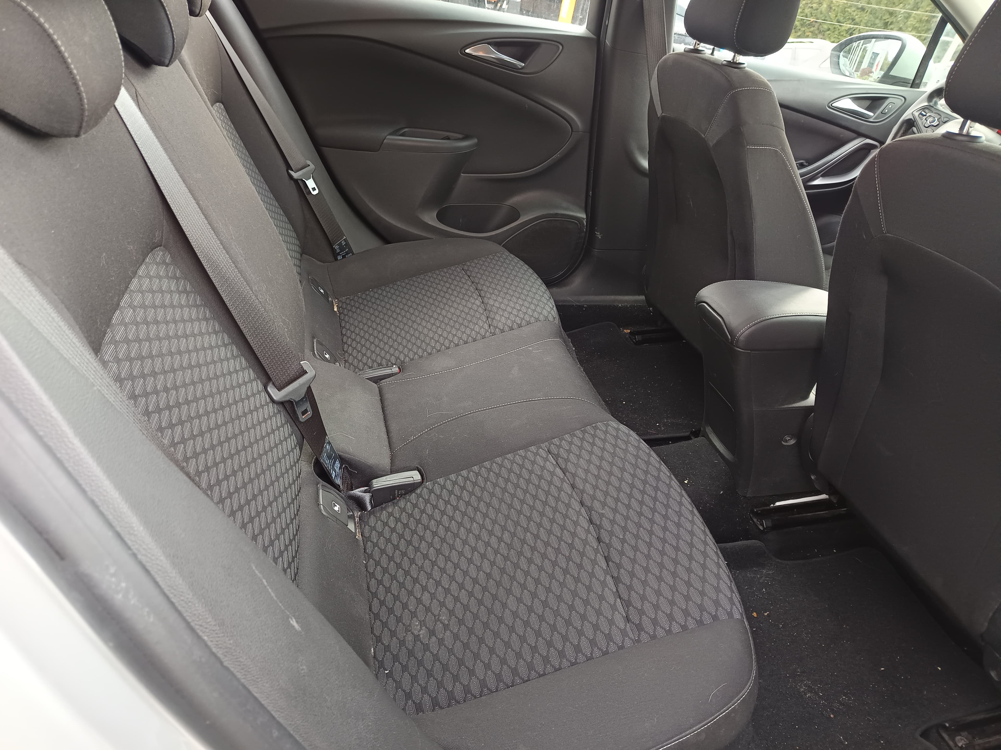 Opel Astra 1.6 CDTi · Ano 2016 — imagem 22