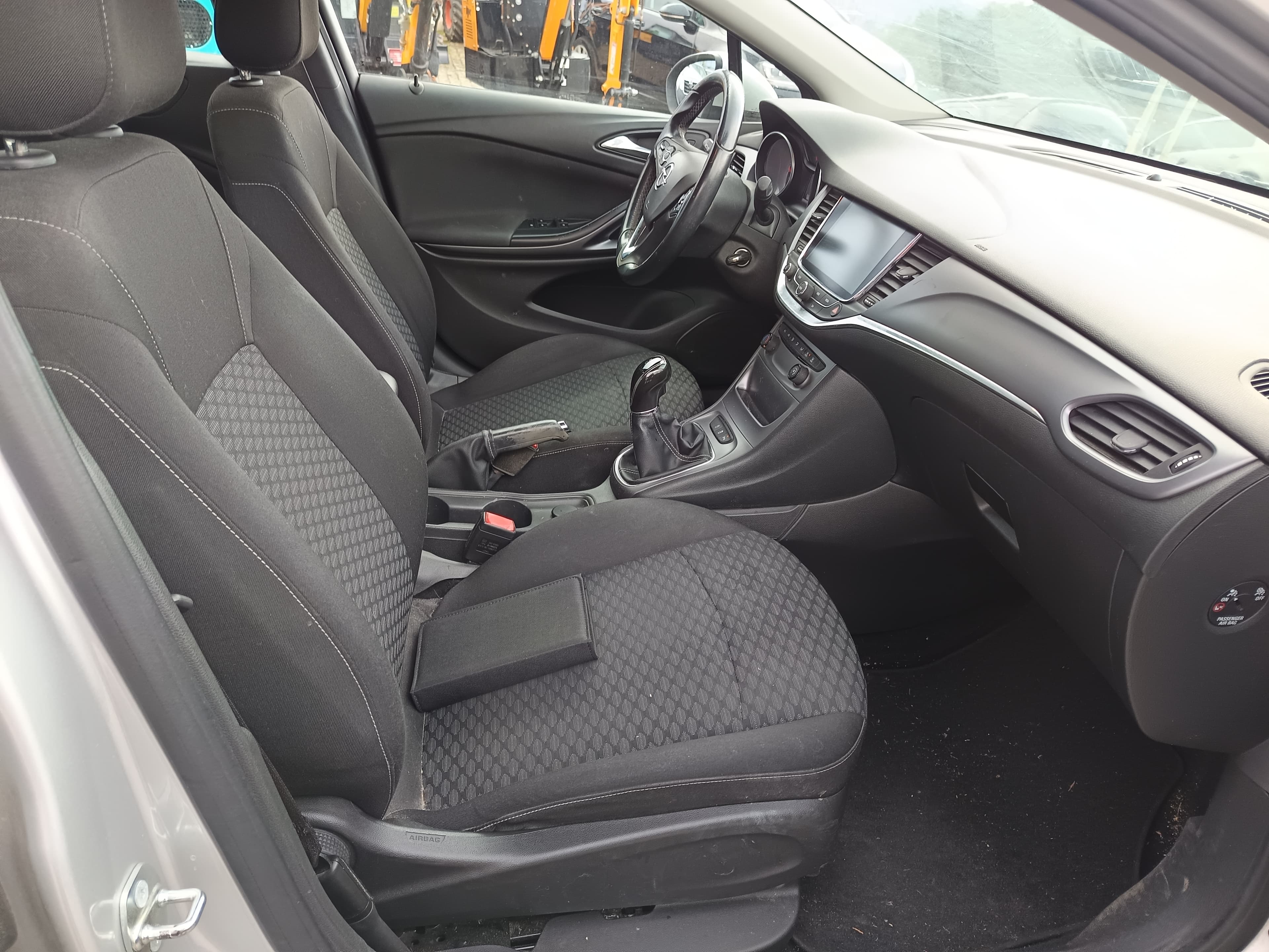 Opel Astra 1.6 CDTi · Ano 2016 — imagem 25