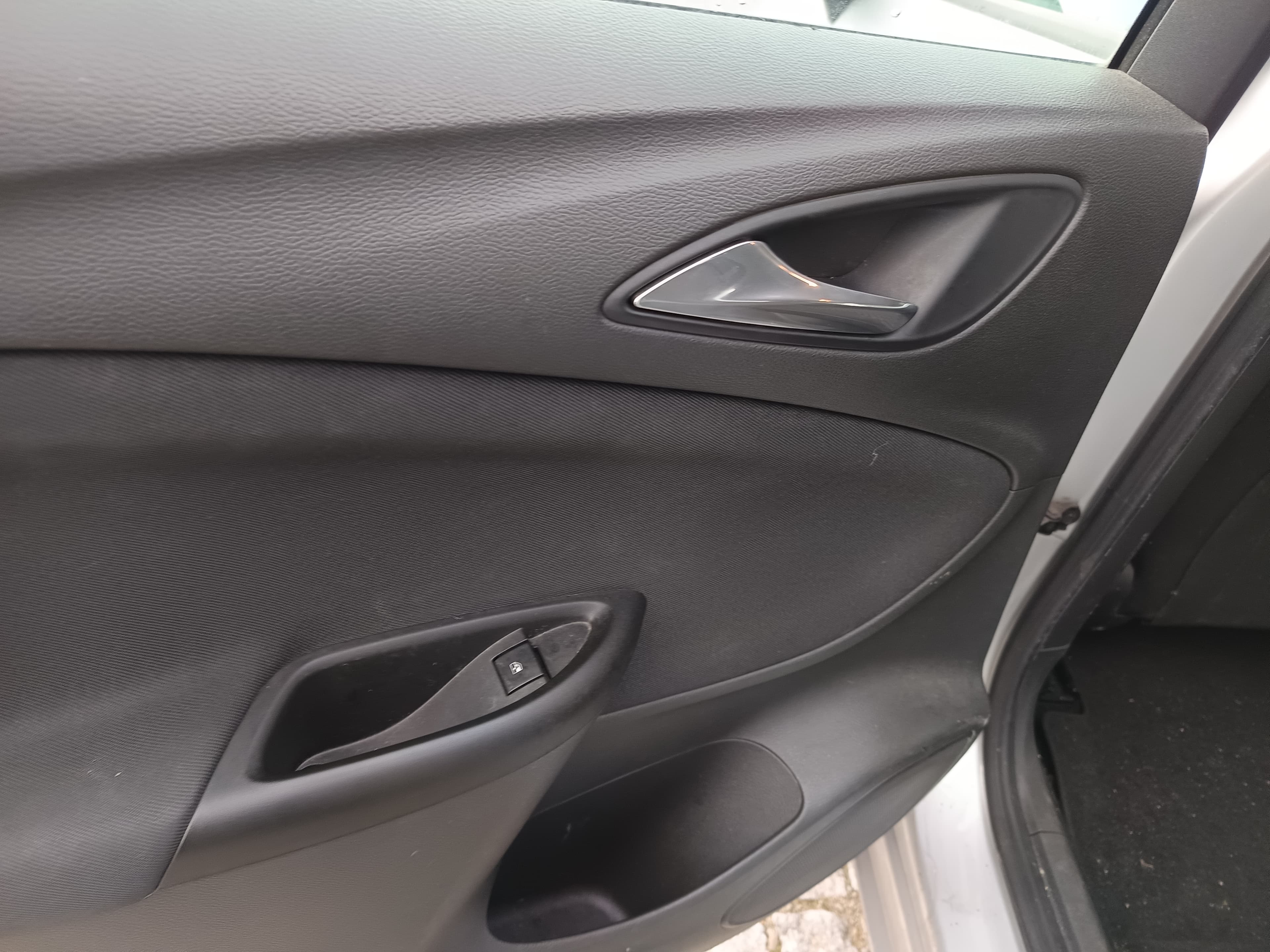 Opel Astra 1.6 CDTi · Ano 2016 — imagem 27