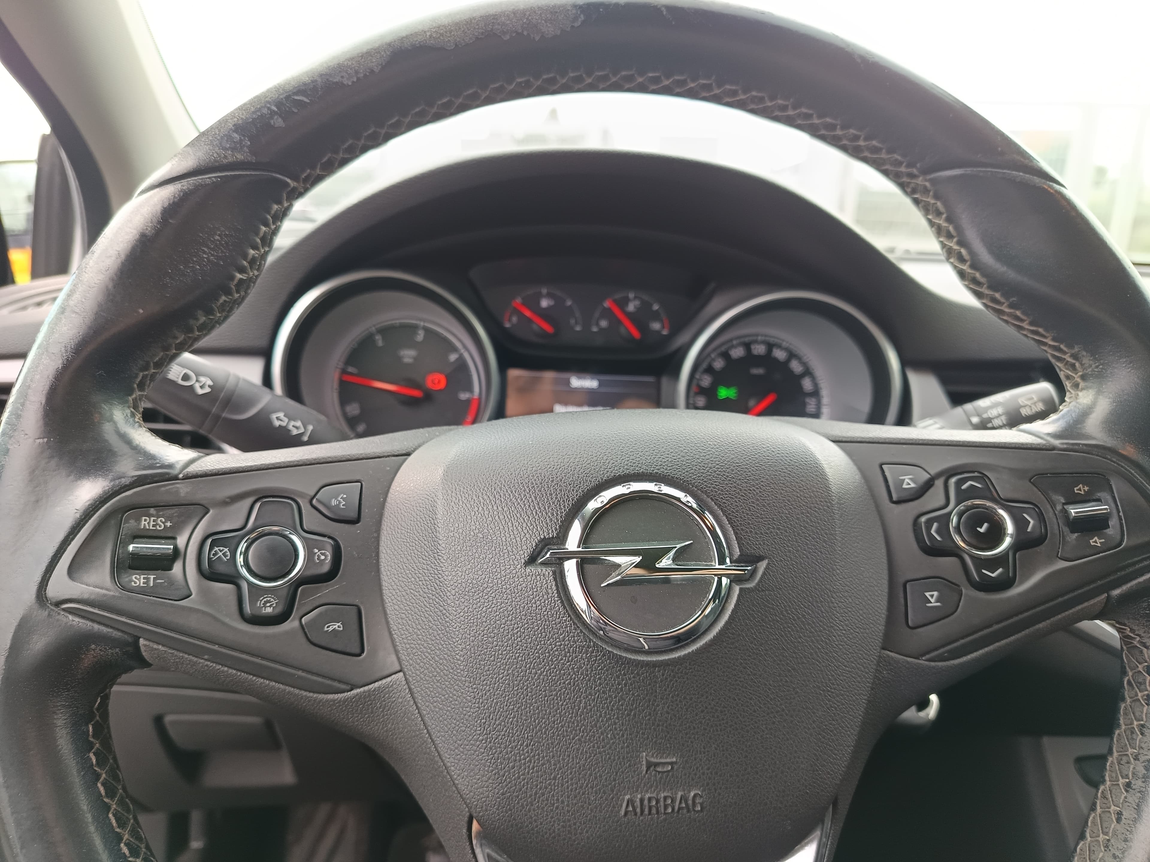 Opel Astra 1.6 CDTi · Ano 2016 — imagem 38