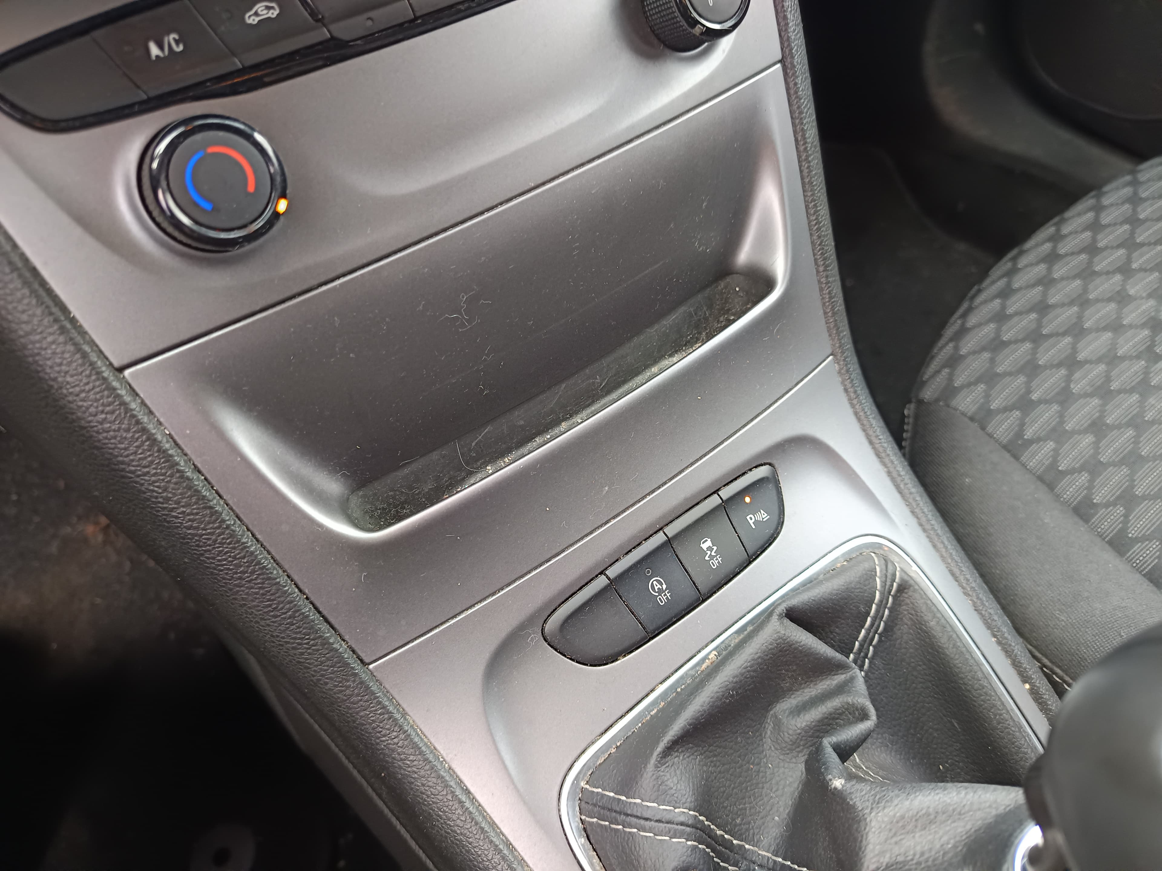 Opel Astra 1.6 CDTi · Ano 2016 — imagem 37