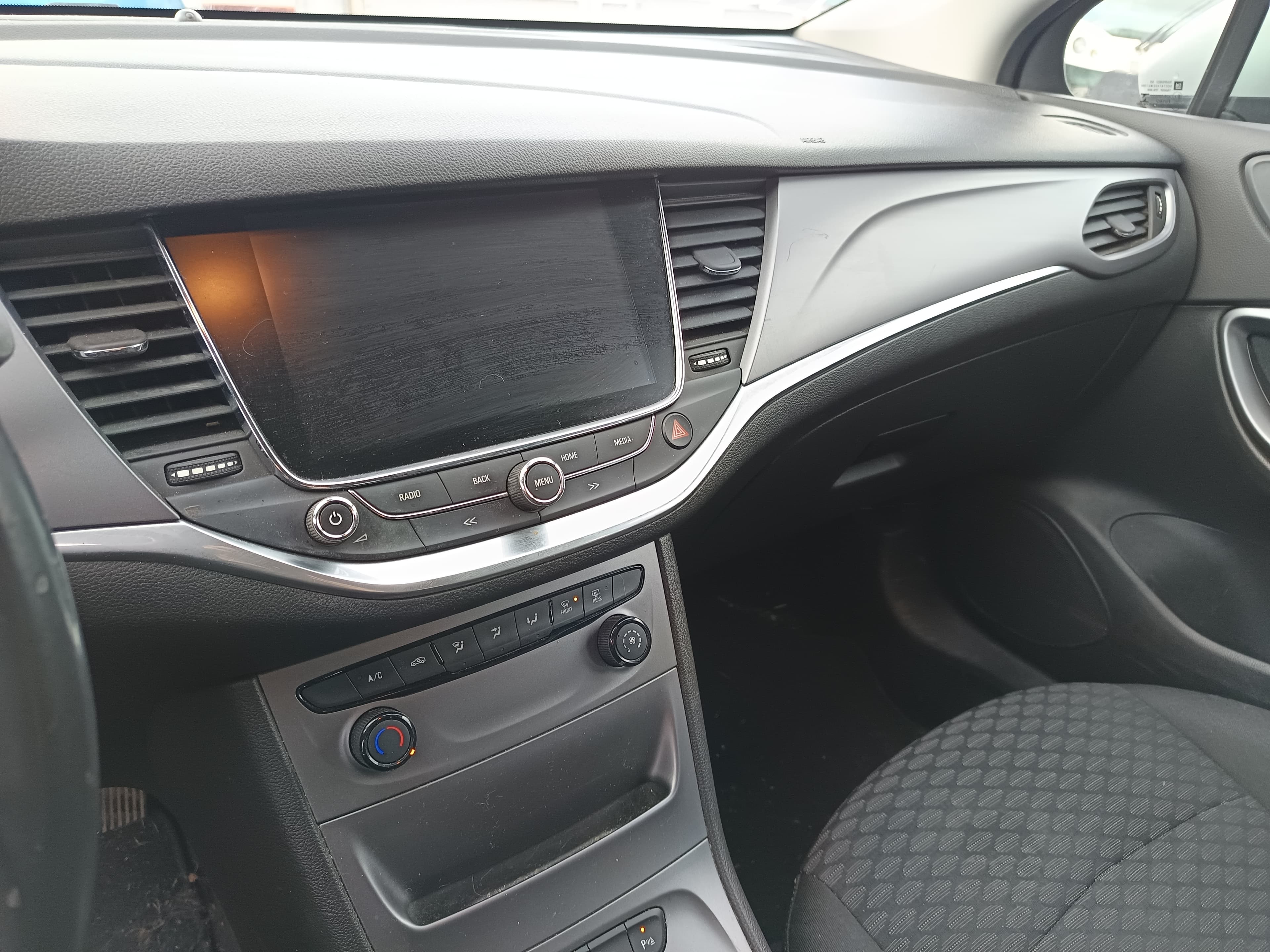 Opel Astra 1.6 CDTi · Ano 2016 — imagem 34