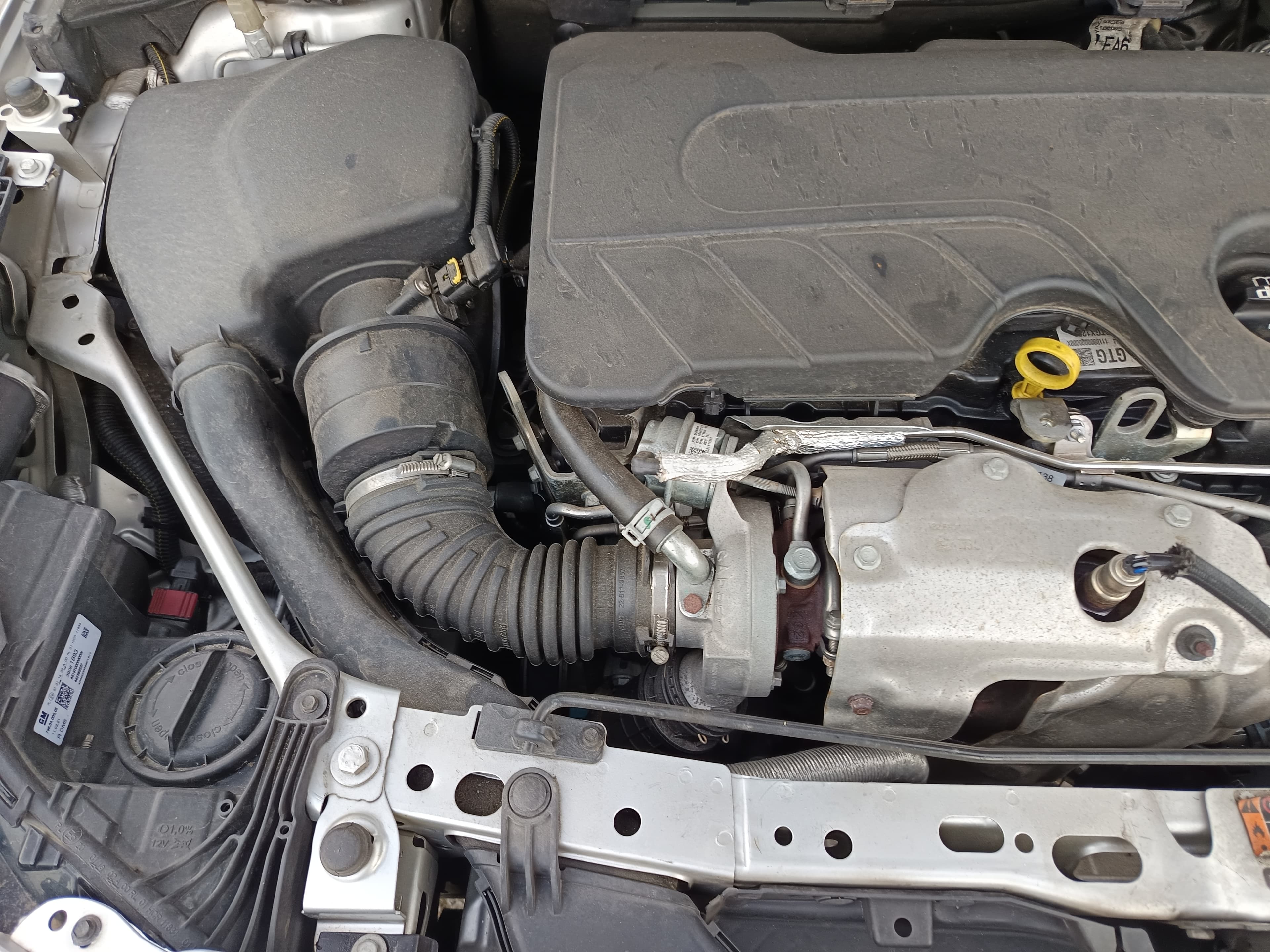 Opel Astra 1.6 CDTi · Ano 2016 — imagem 9