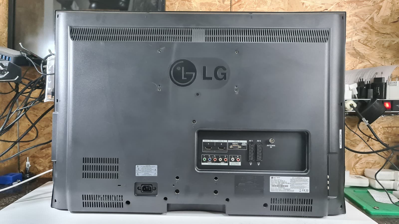 Televisão LG 32LC52 — imagen 3