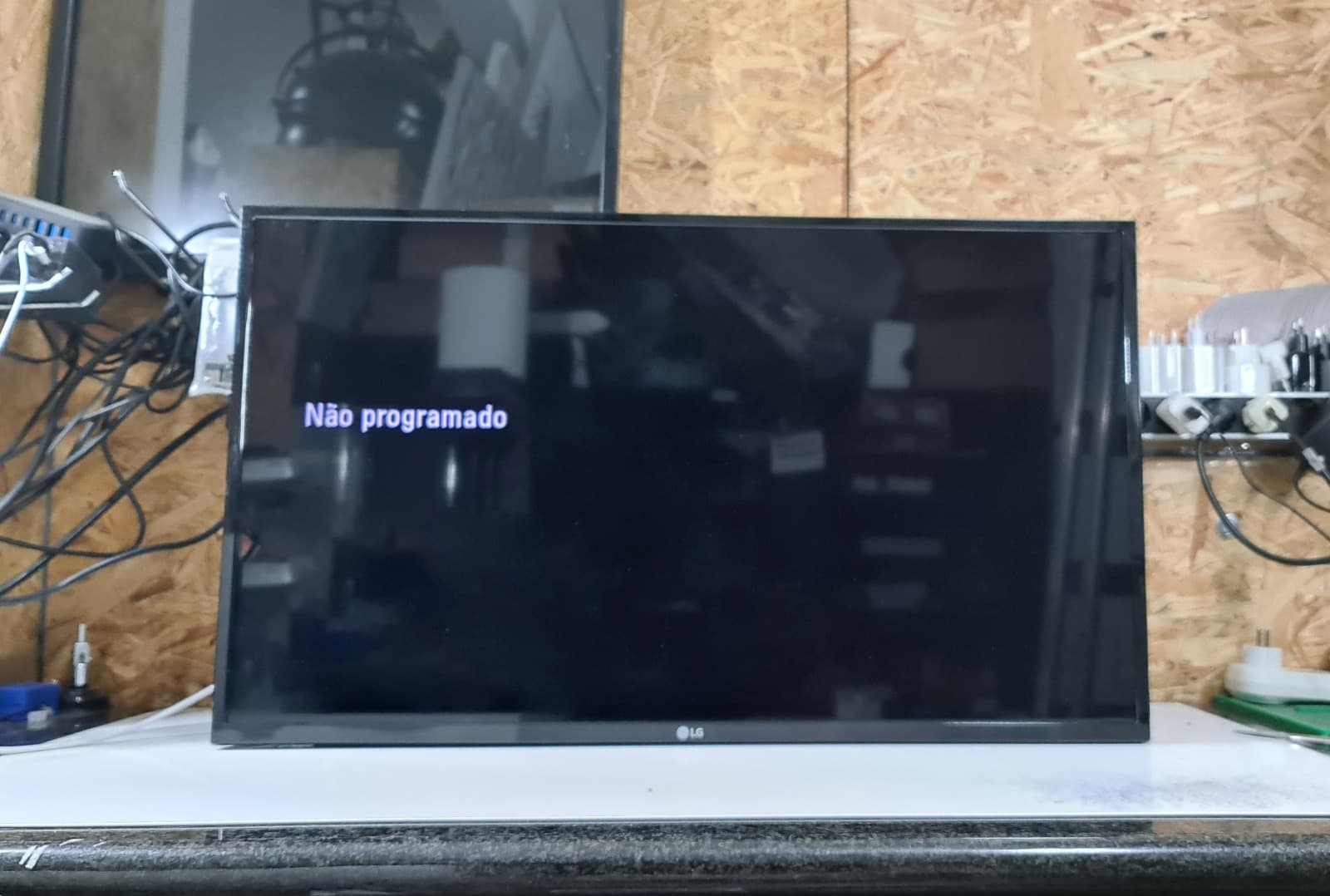 Televisão LED LG 32LH500D