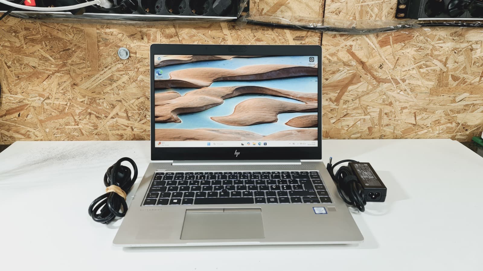 Computador portátil HP EliteBook 840 G5 — imagen 1
