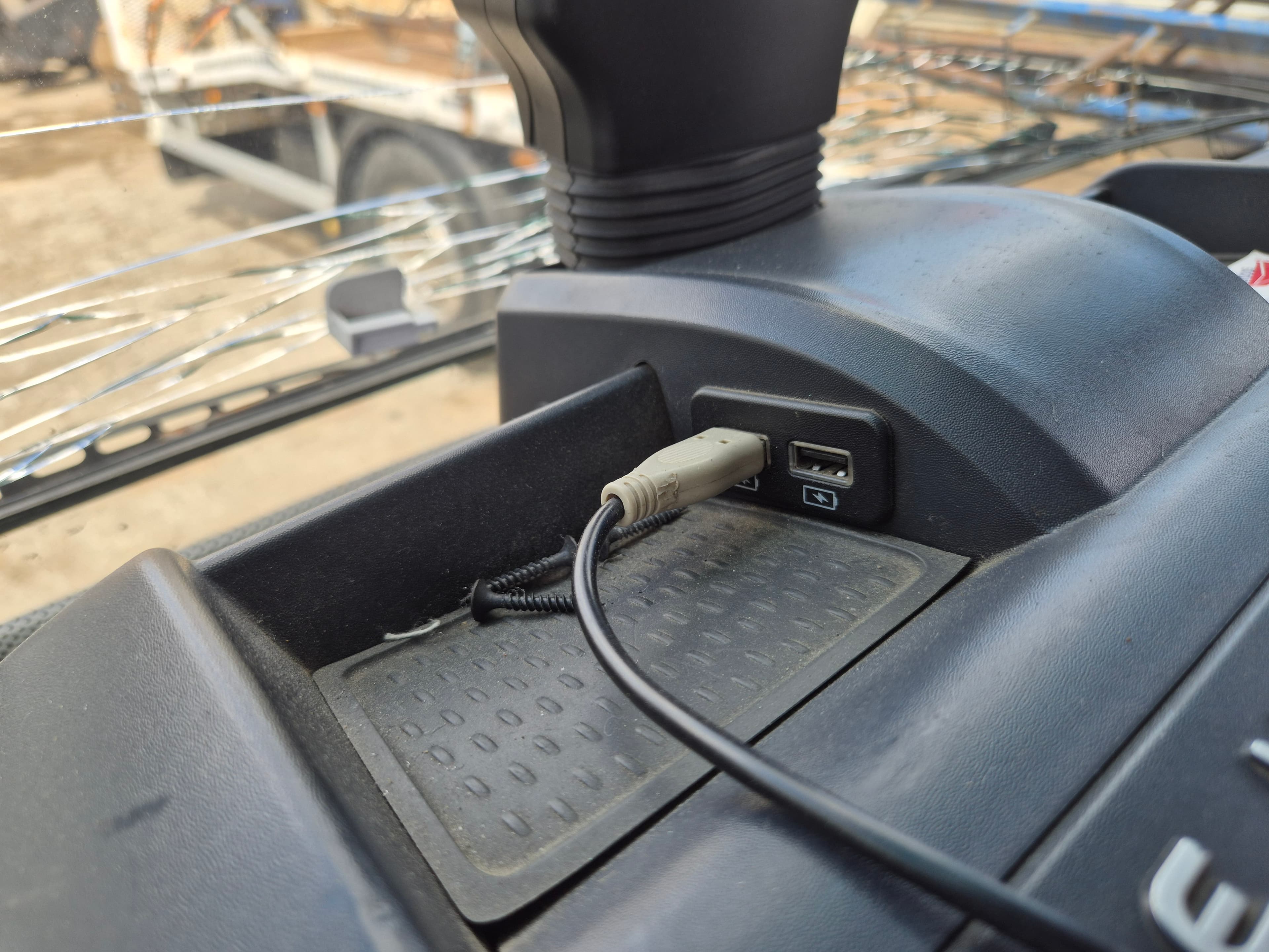 Iveco Eurocargo 140E · Ano 2019 — imagem 44