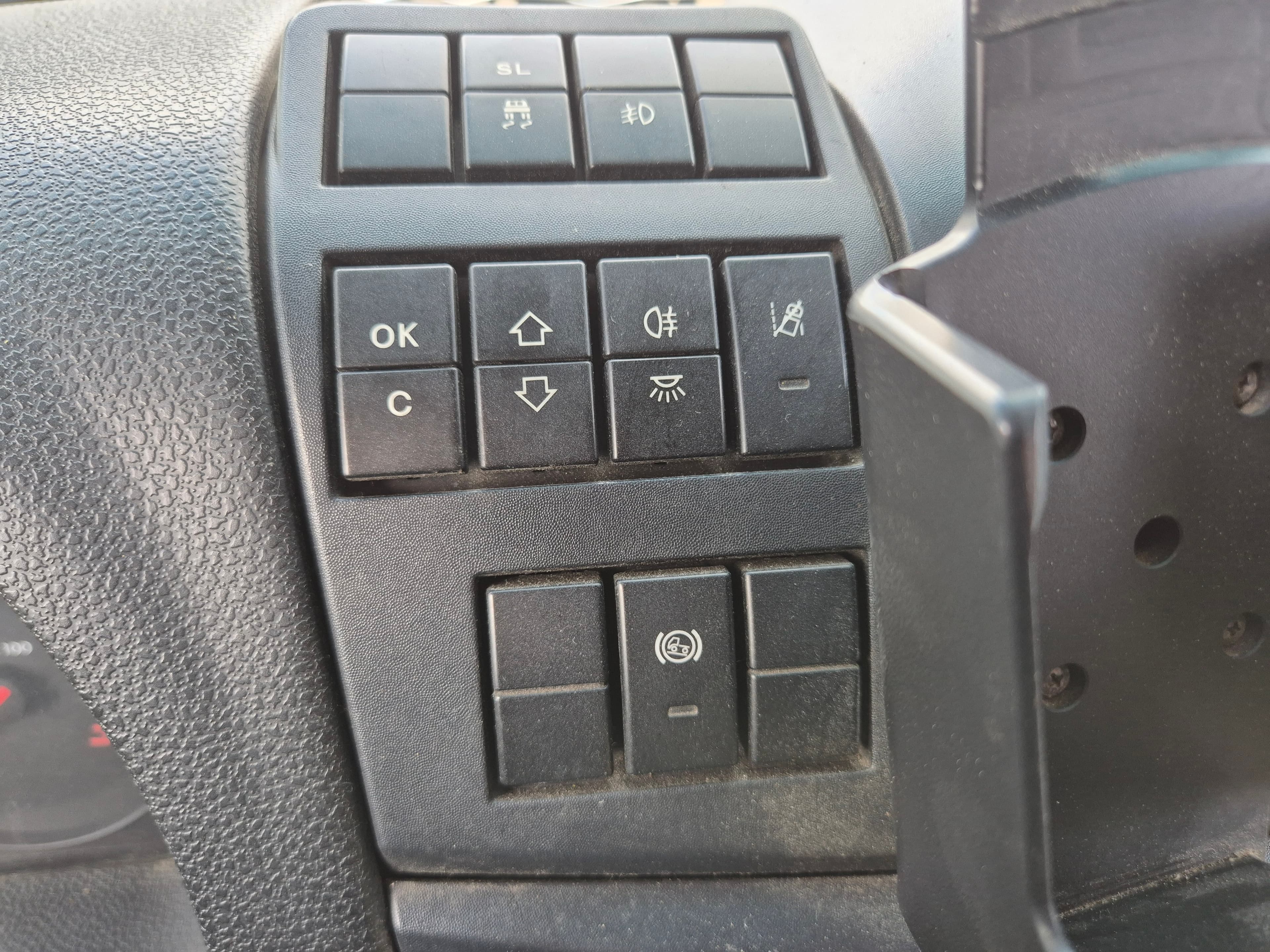 Iveco Eurocargo 140E · Ano 2019 — imagem 42