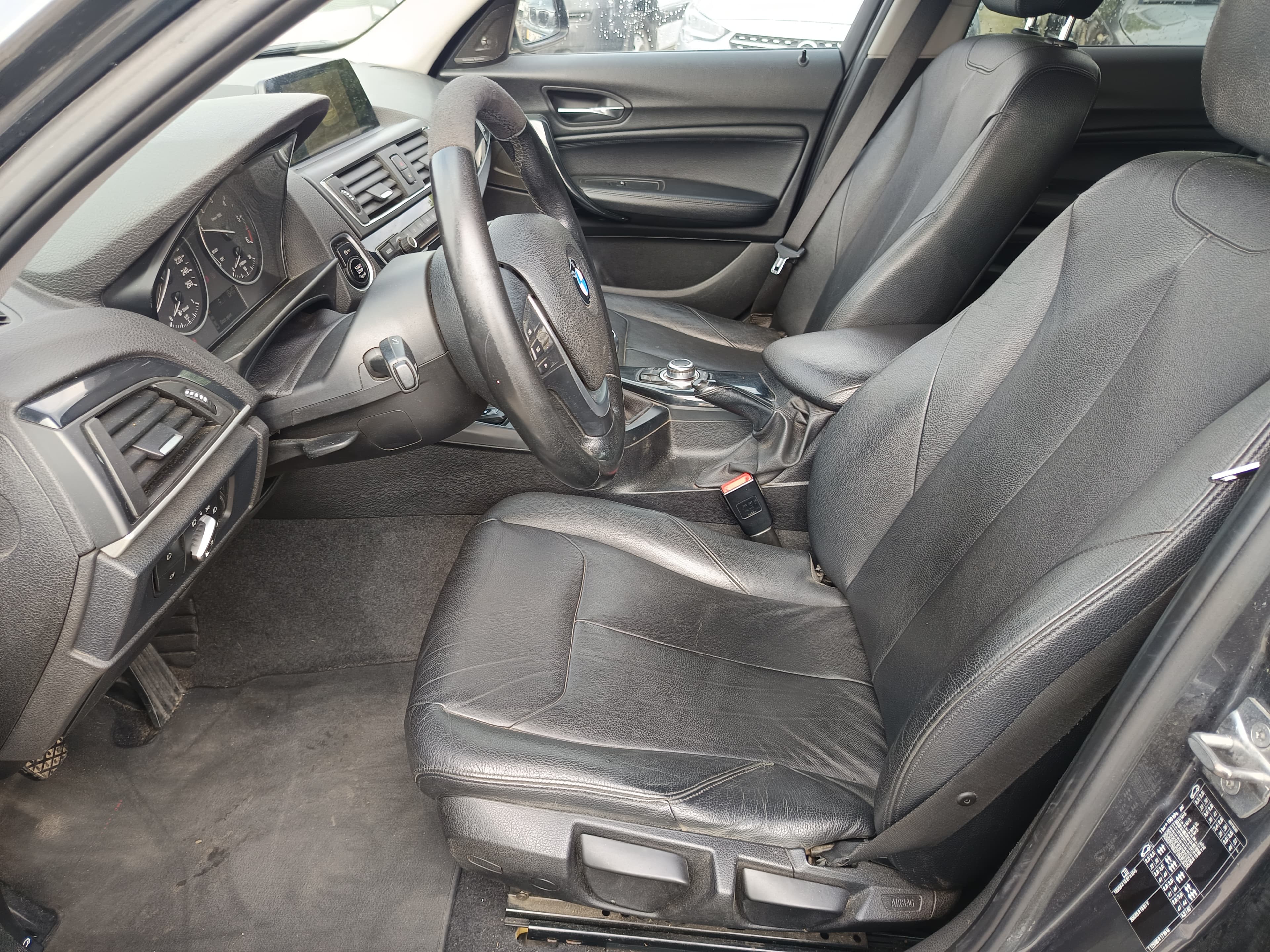 BMW 116d · Ano 2015 — imagen 32