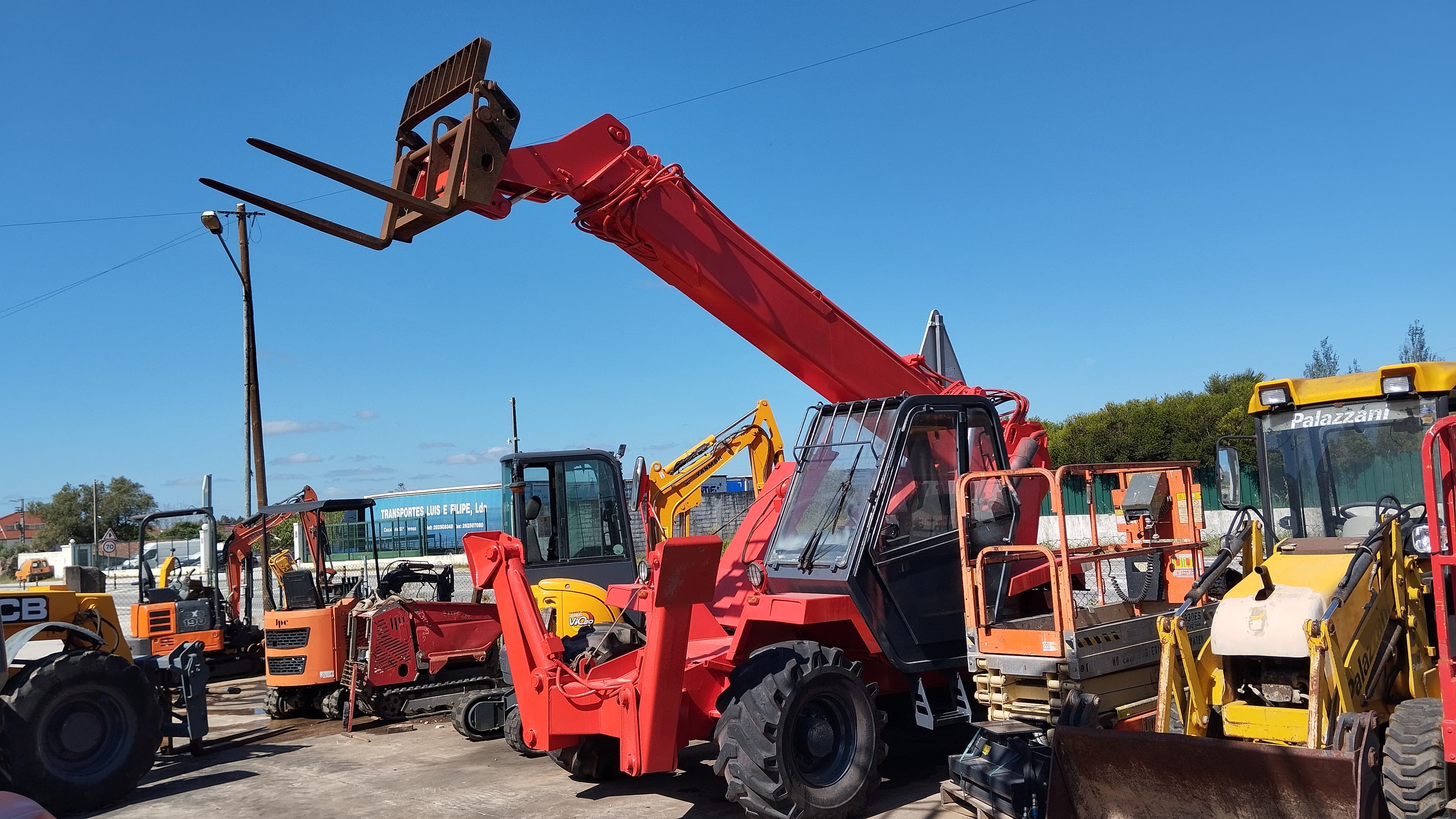 Multifunções telescópico Manitou 1230 — imagen 1