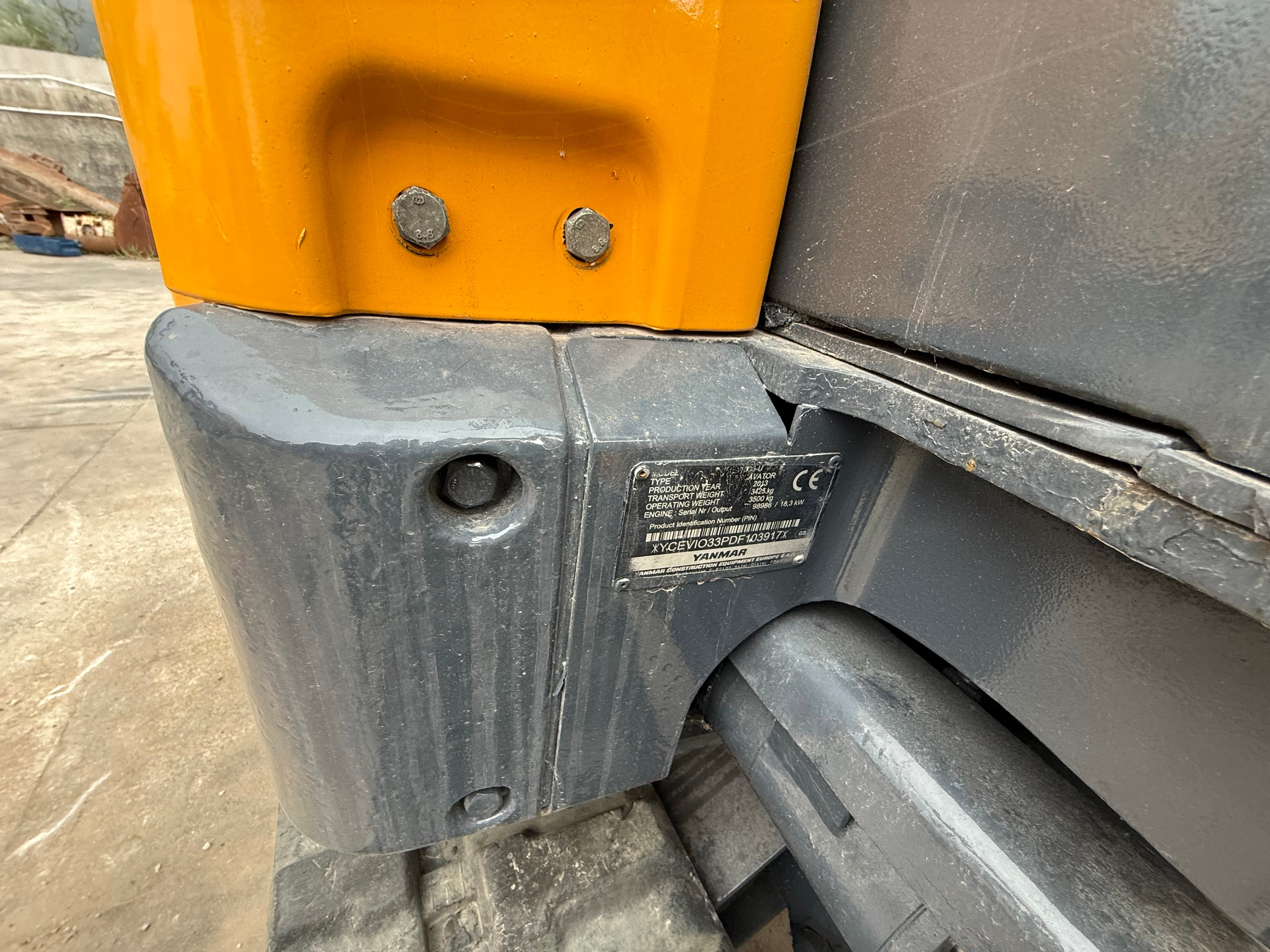 Mini giratória YANMAR Vio 33 — imagem 7