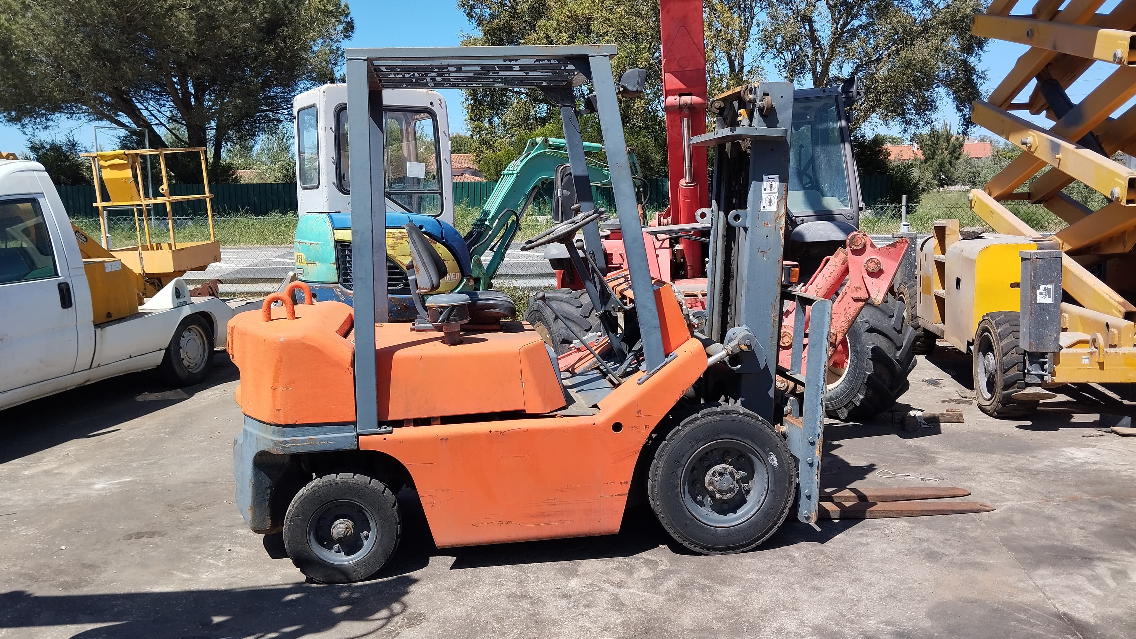 TCM FD25 Forklift Forklift — image 2