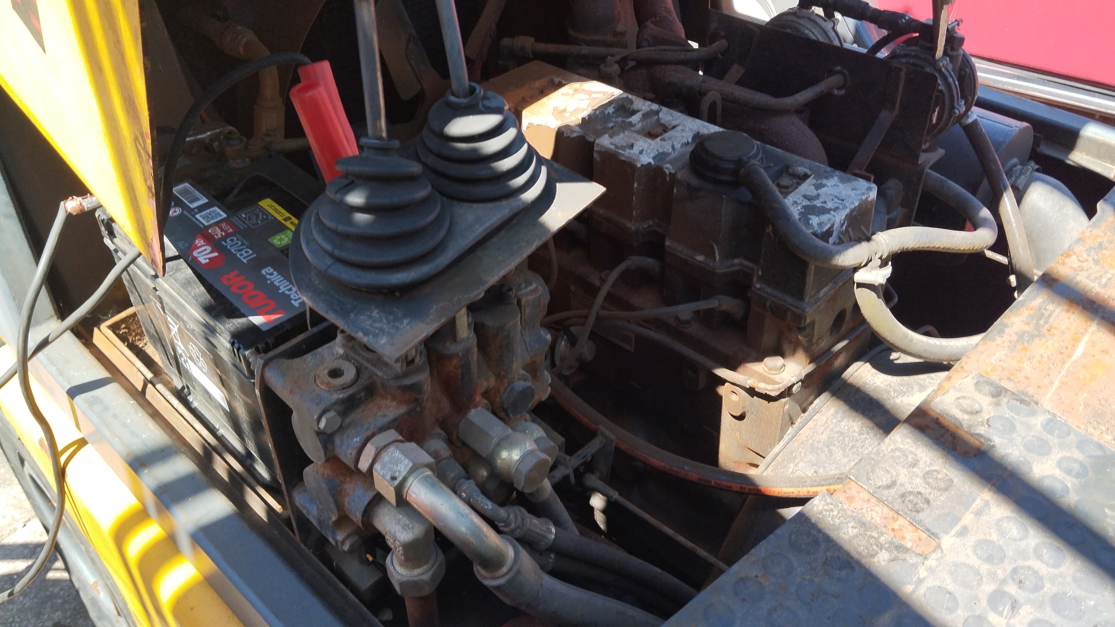 HERCU TH25 Forklift — image 6