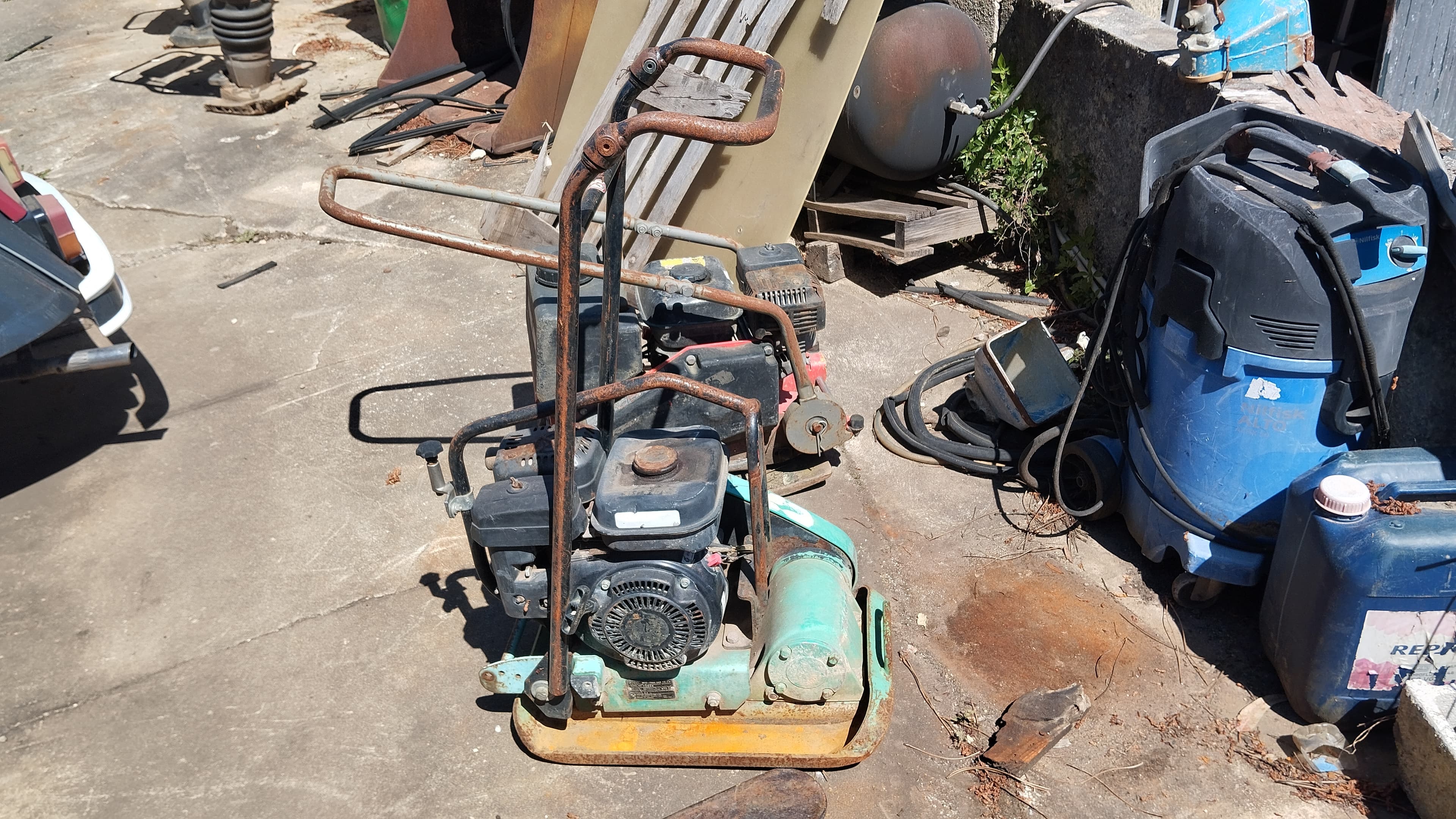 Mikasa Vibrating Plate — image 3