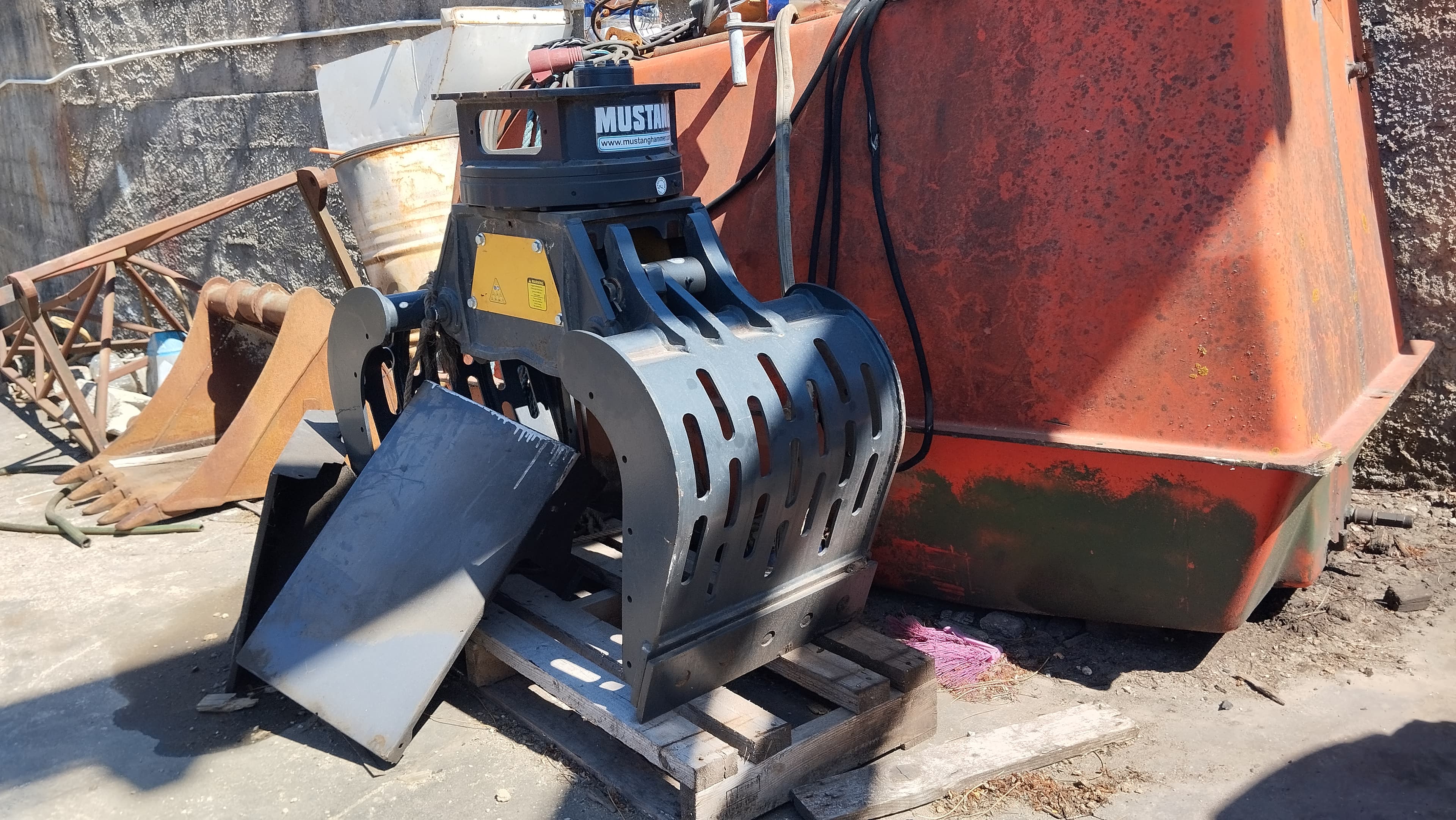 Pinza giratoria Mustang GRP 250 — imagen 2