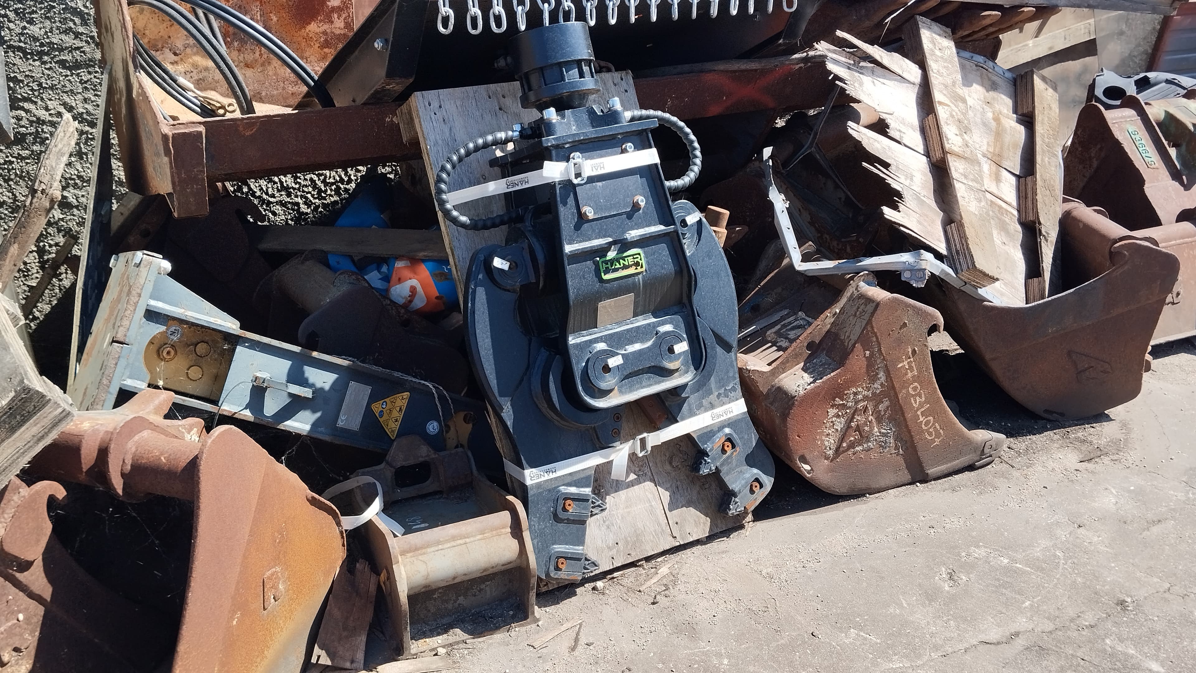 Tesoura de demolição HANER — imagem 1