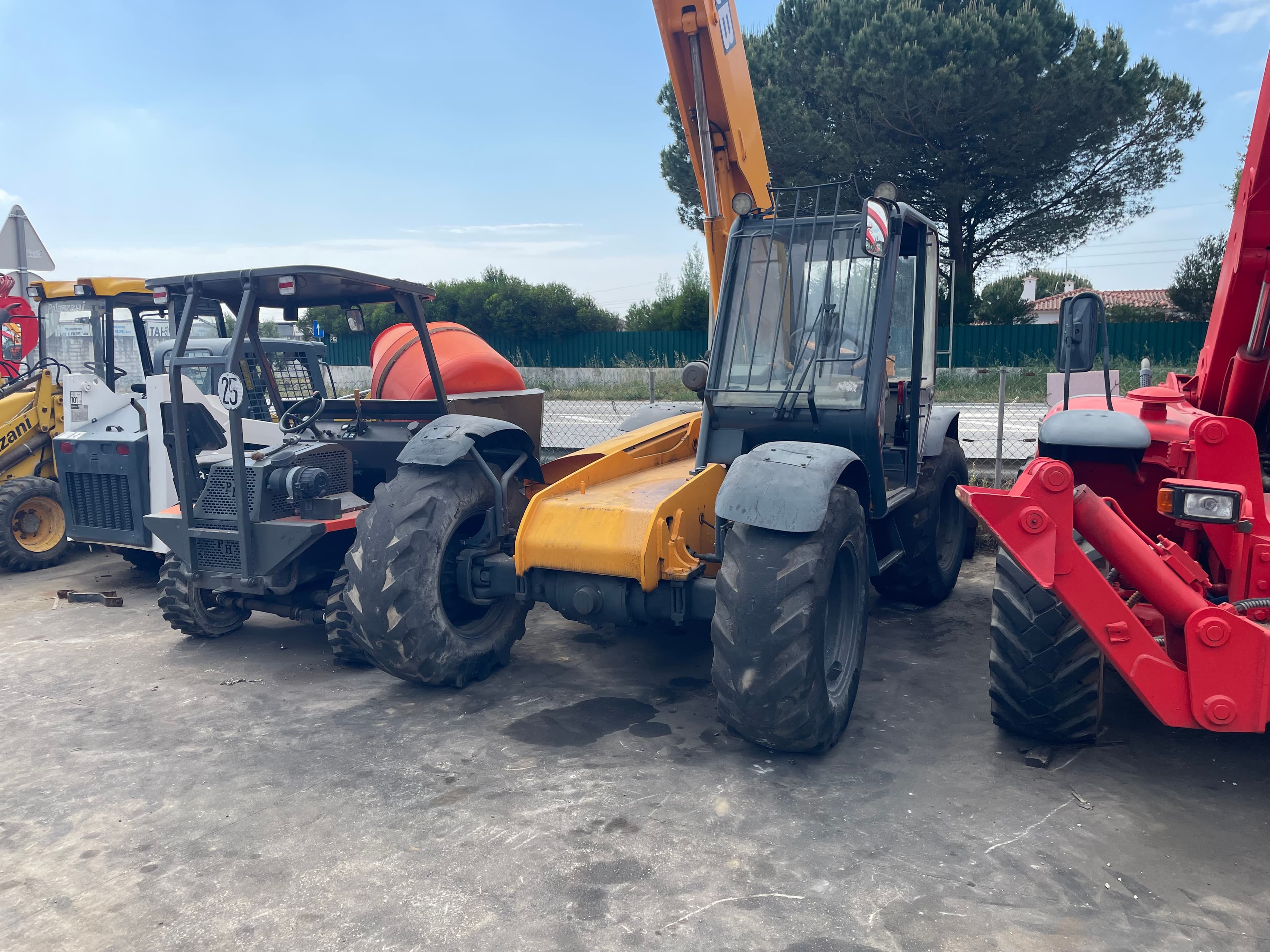Empilhador Telescópico JCB 528 70 · Ano de 2000 — imagem 1