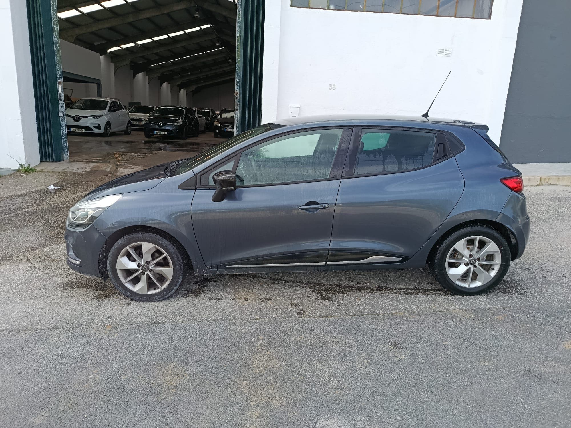 Renault Clio · Ano 2020 — imagen 7