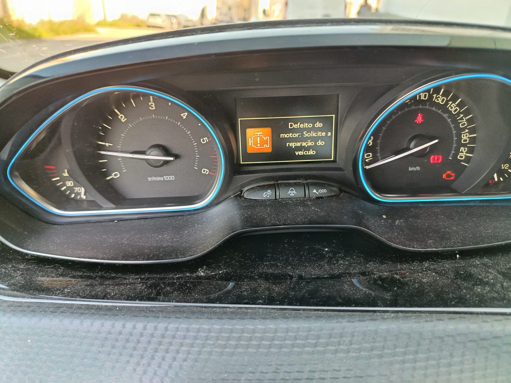 Peugeot 2008 · Ano 2017 — image 15