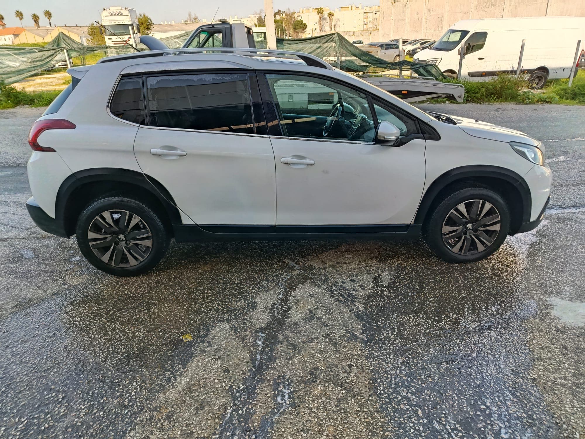 Peugeot 2008 · Ano 2017 — image 7
